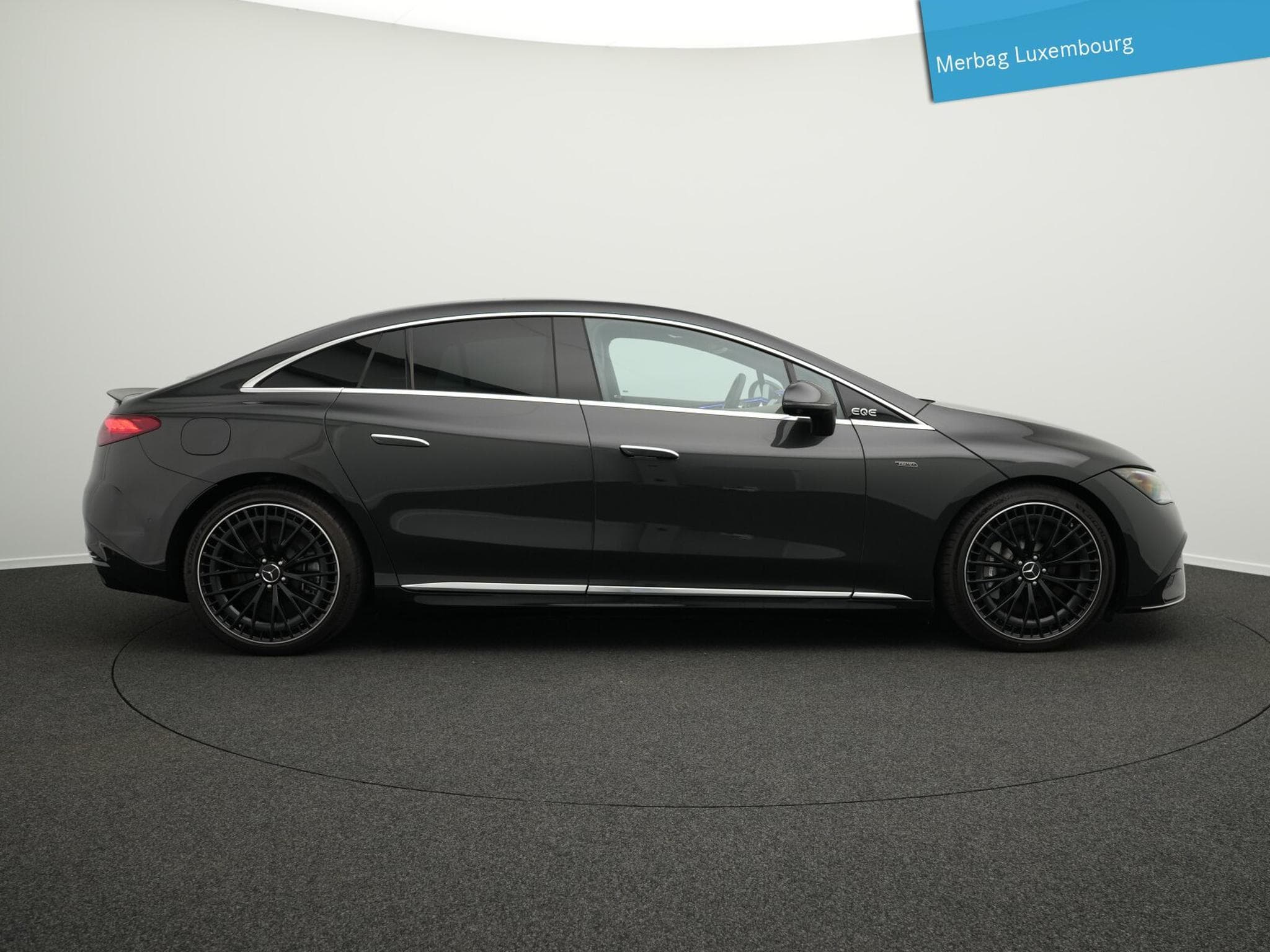 Mercedes EQE 4MATIC (22,1kWh/100 km WLTP) (2022) - Photo 5