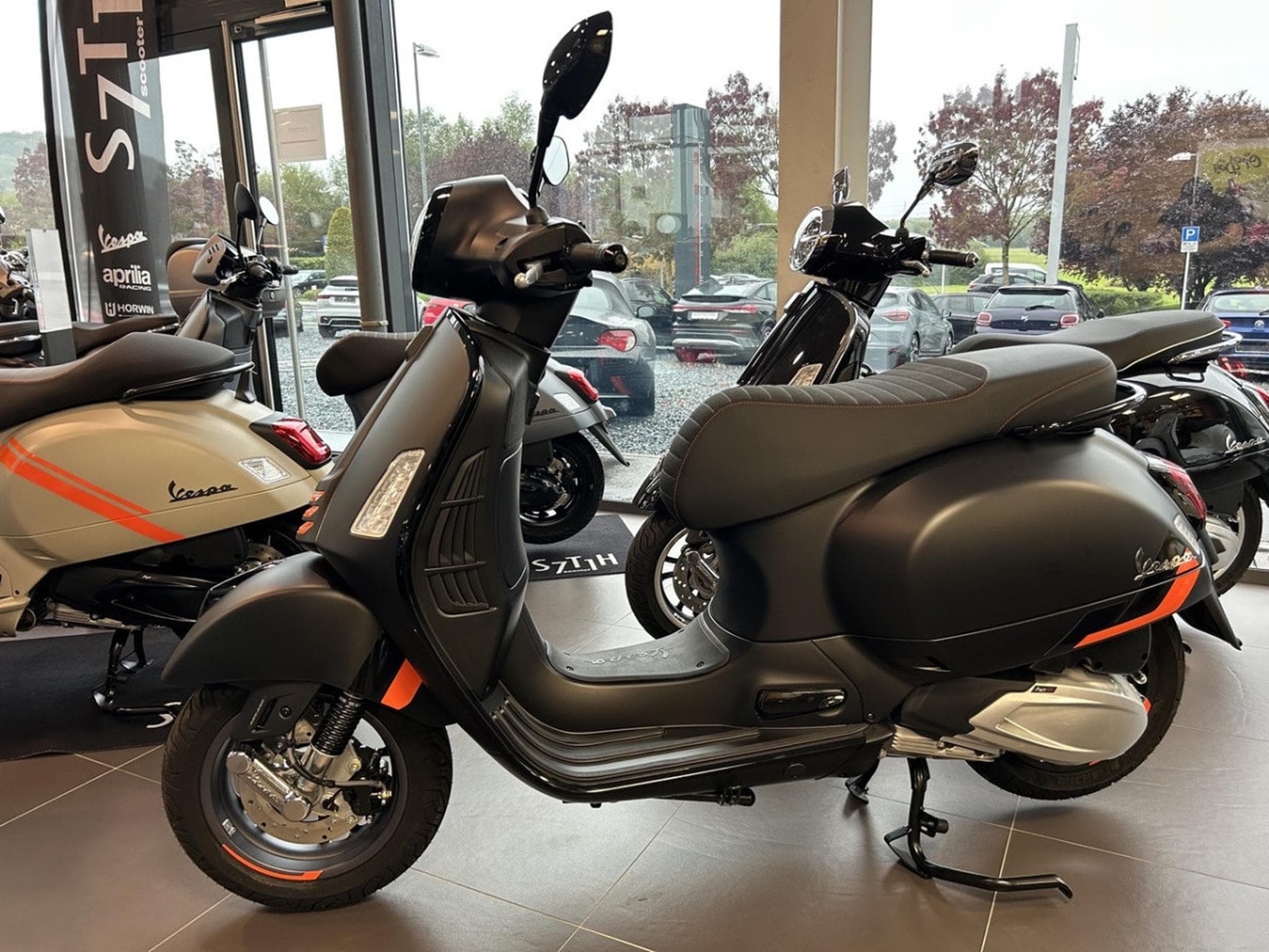 Vespa GTS Super Sport (2024) - Photo 1