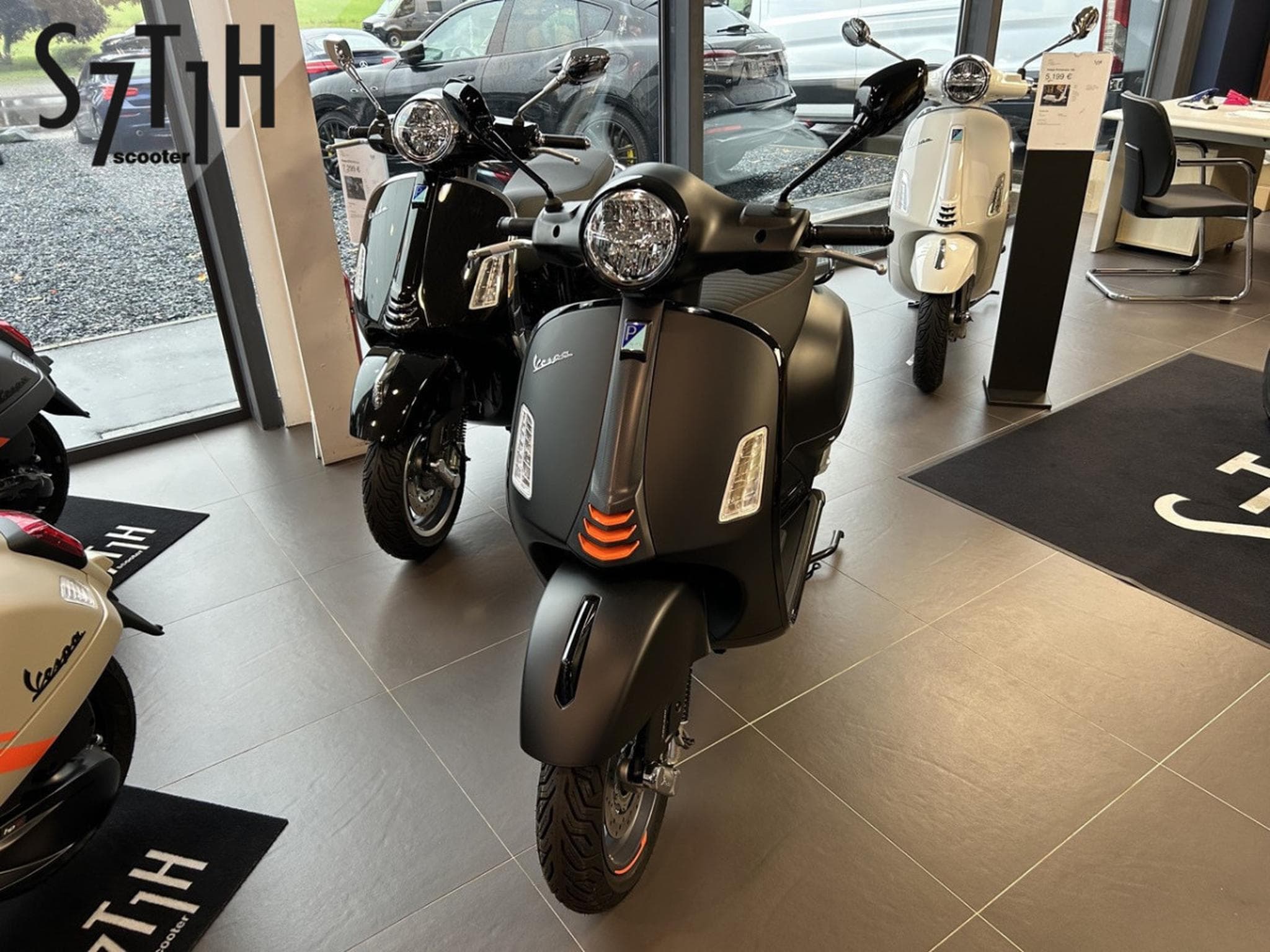 Vespa GTS Super Sport (2024) - Photo 3