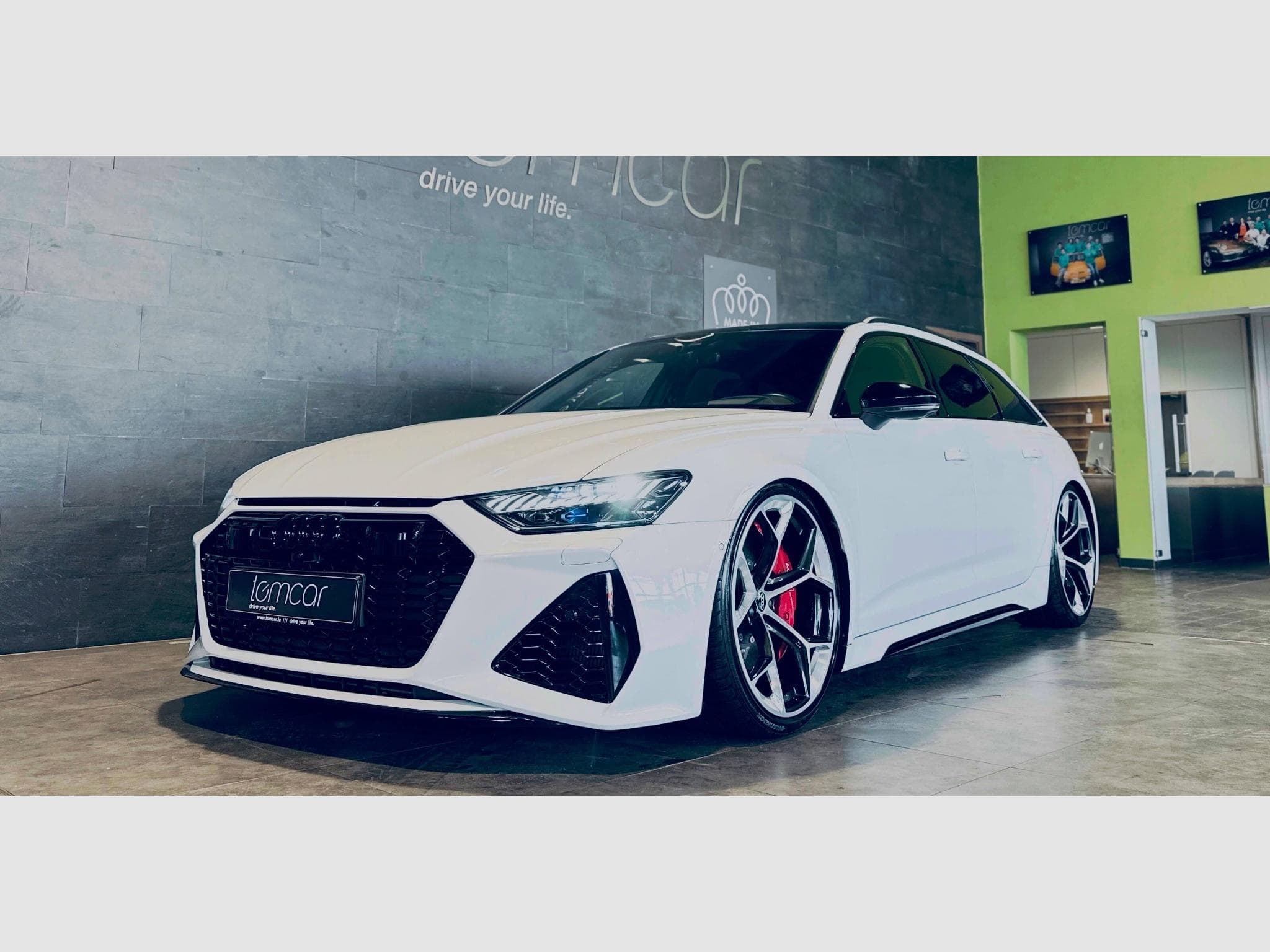 Audi RS6 RS6 AVANT PERFORMANCE QUATTRO TIPTRONIC (2024) - Photo 2
