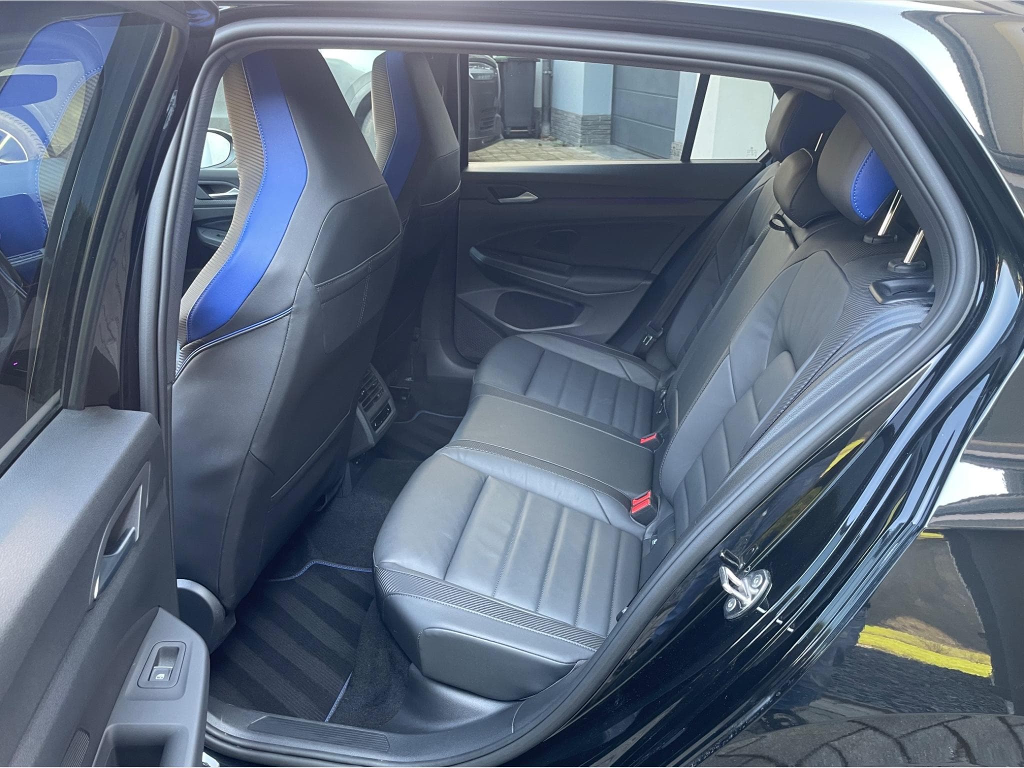 VW Golf R (2024) - Photo 8