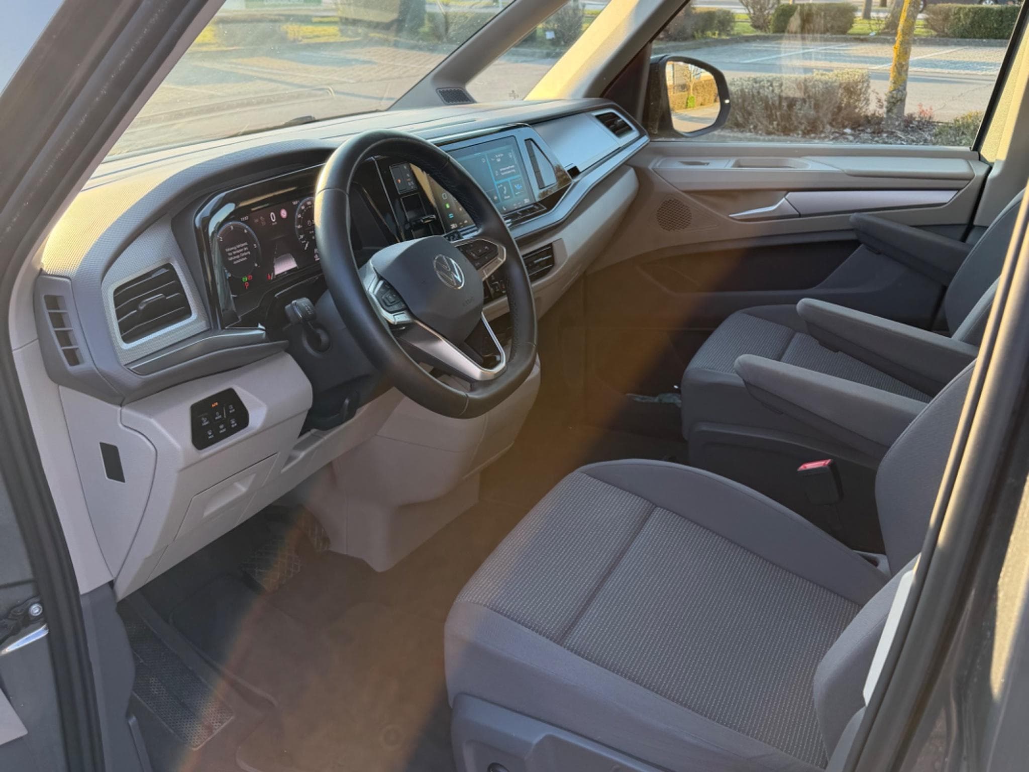 VW Multivan T7 (2024) - Photo 5