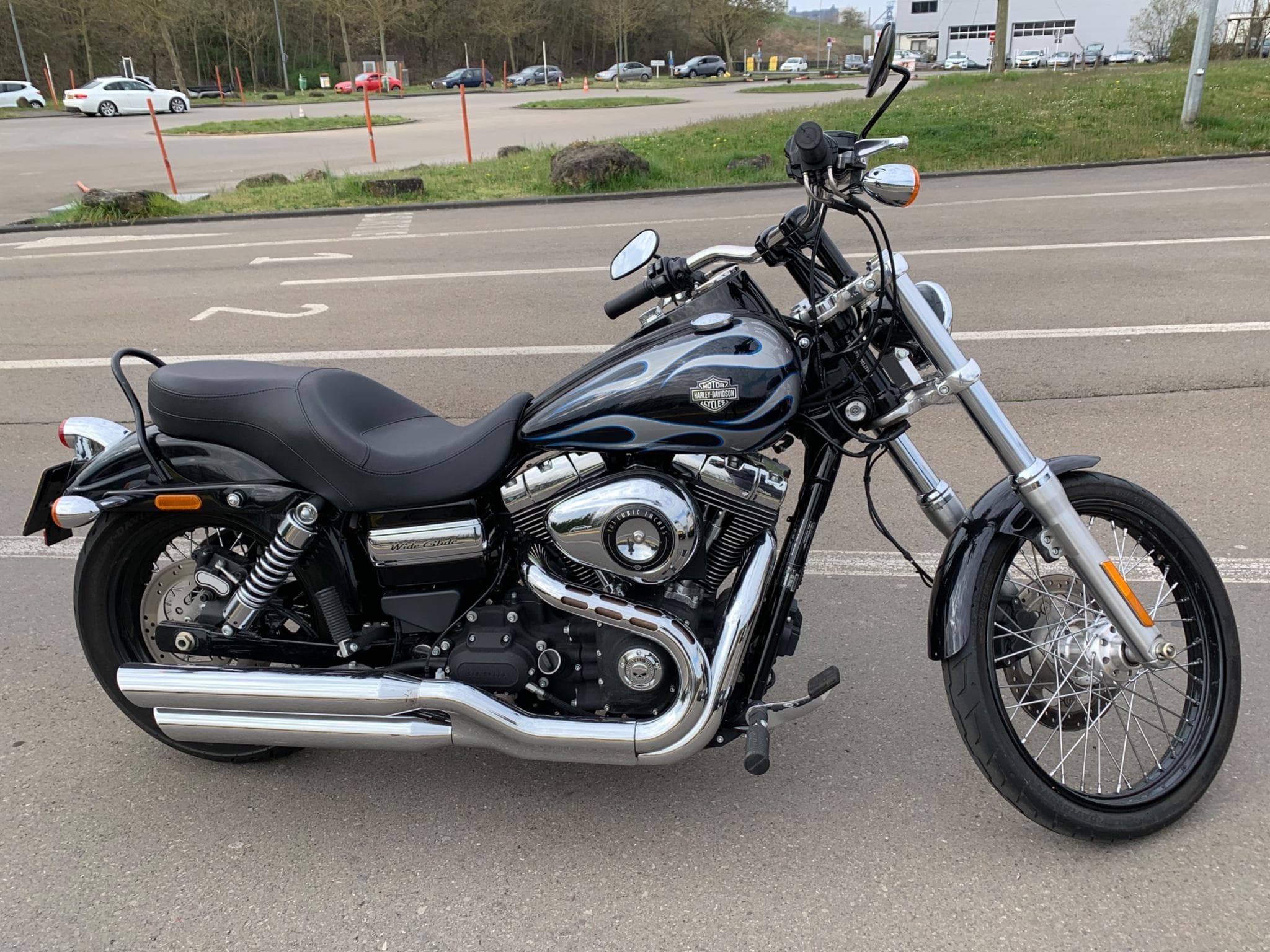Harley-Davidson Dyna Wide Glide (2013) - Photo 1