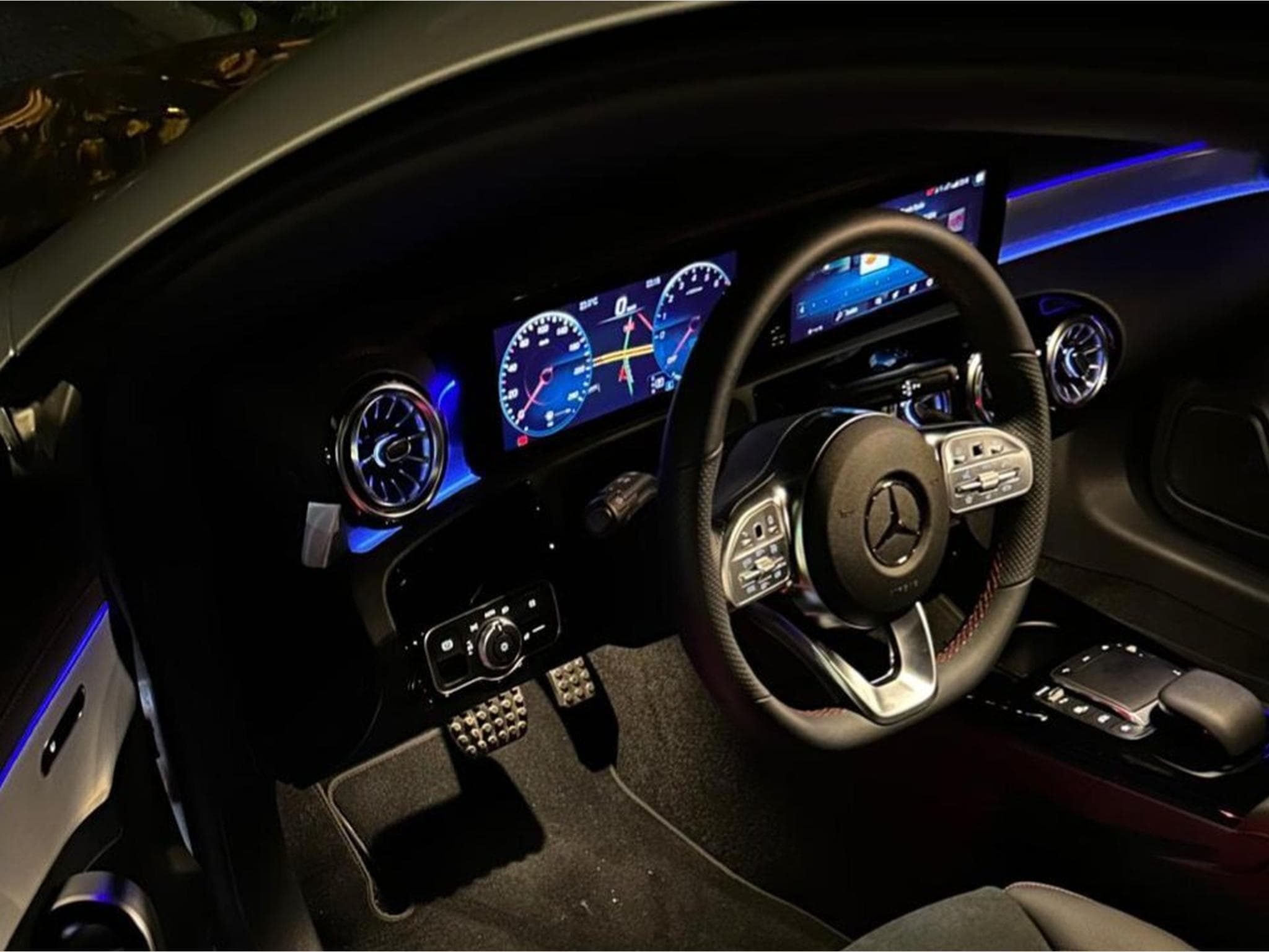 Mercedes CLA 250 AMG Line (2023) - Photo 8
