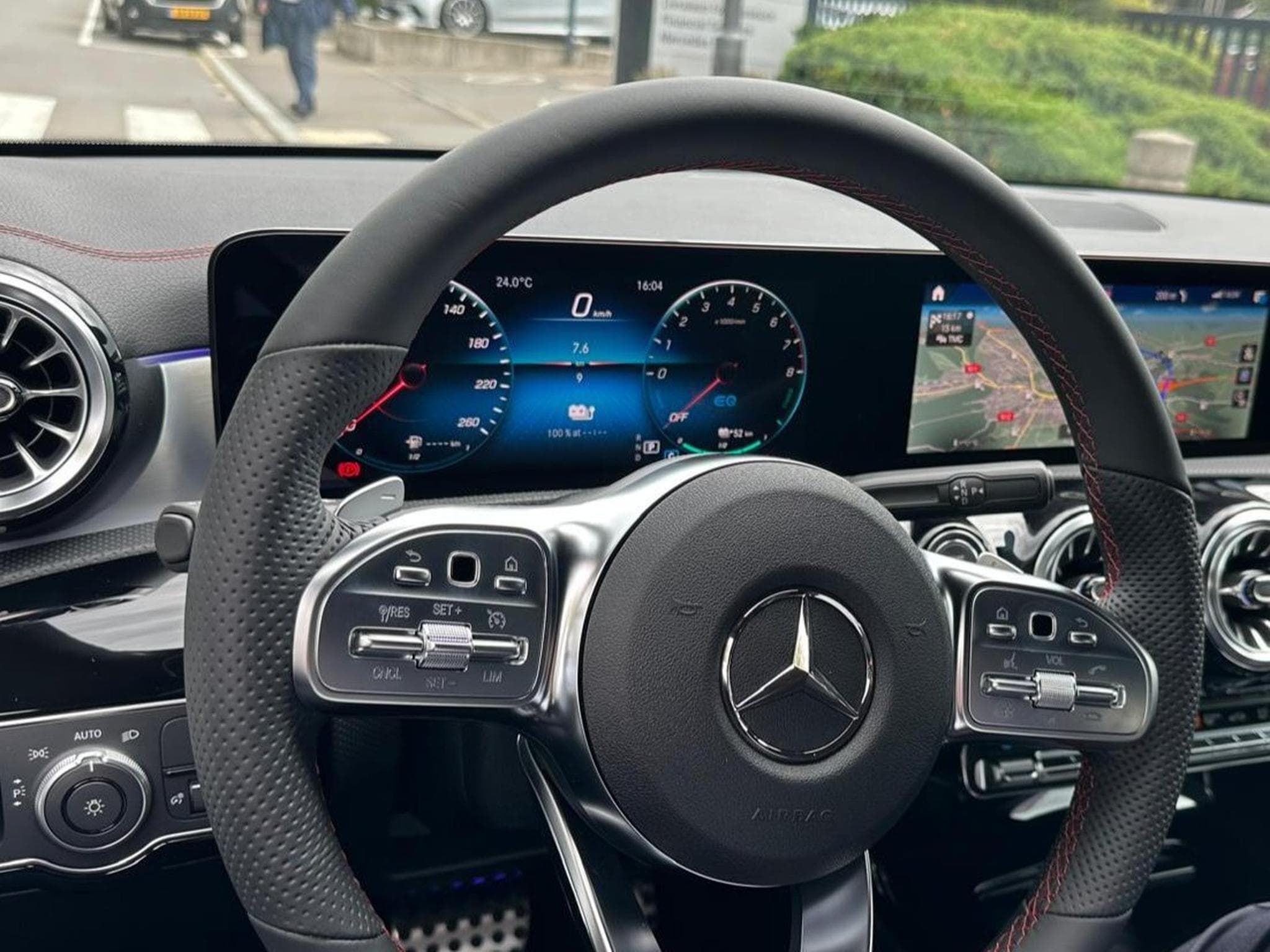 Mercedes CLA 250 AMG Line (2023) - Photo 12