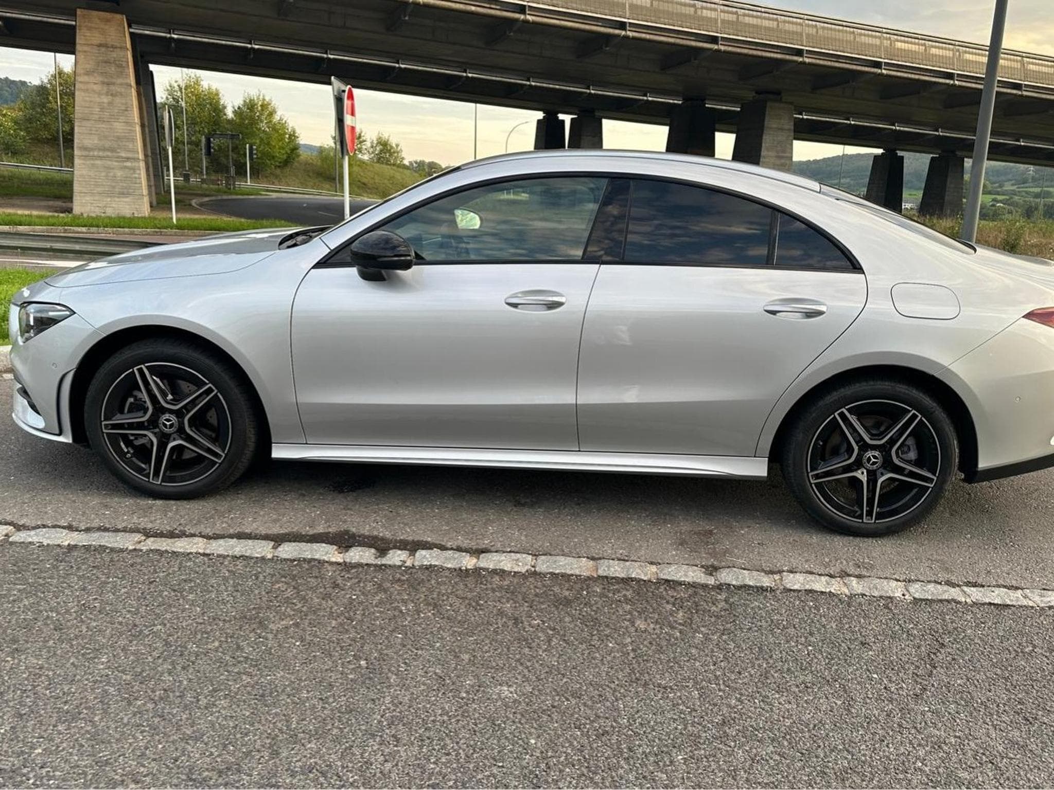 Mercedes CLA 250 AMG Line (2023) - Photo 13