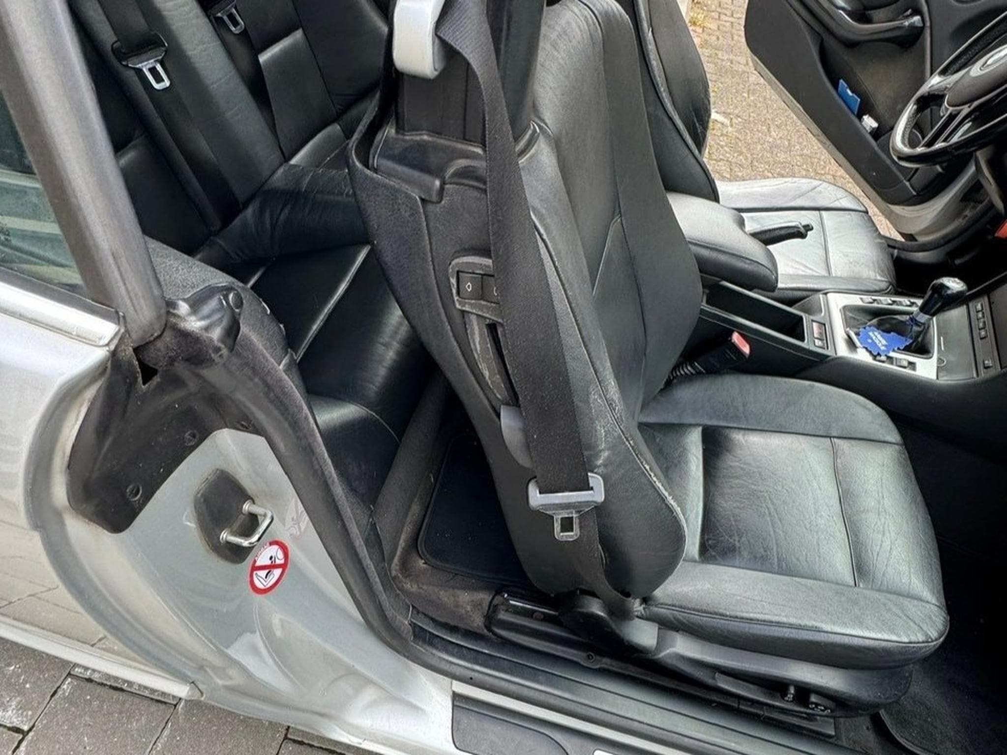 BMW 323 E46 (2000) - Photo 8