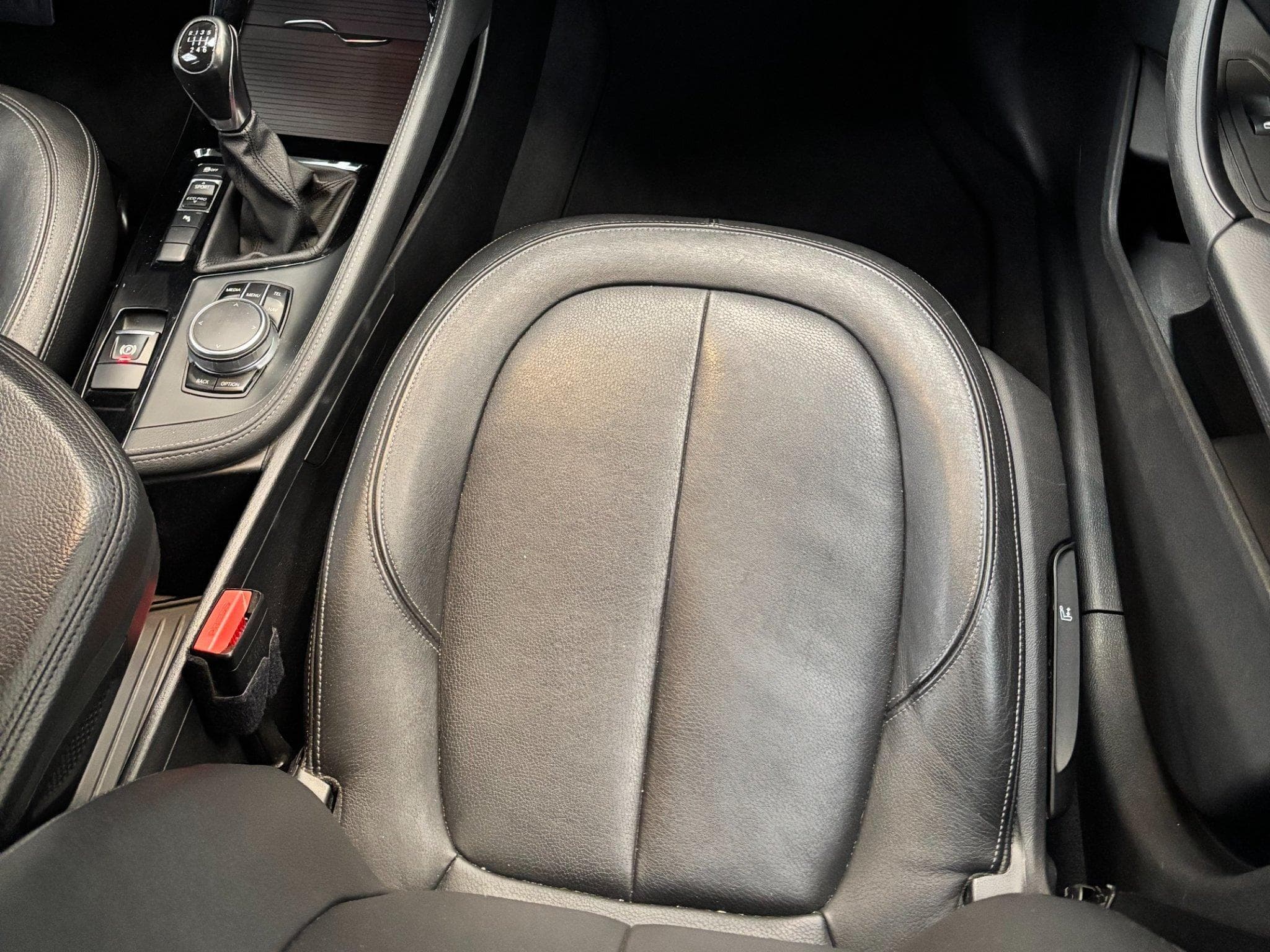 BMW X1 sDrive16d SUV (2016) - Photo 6