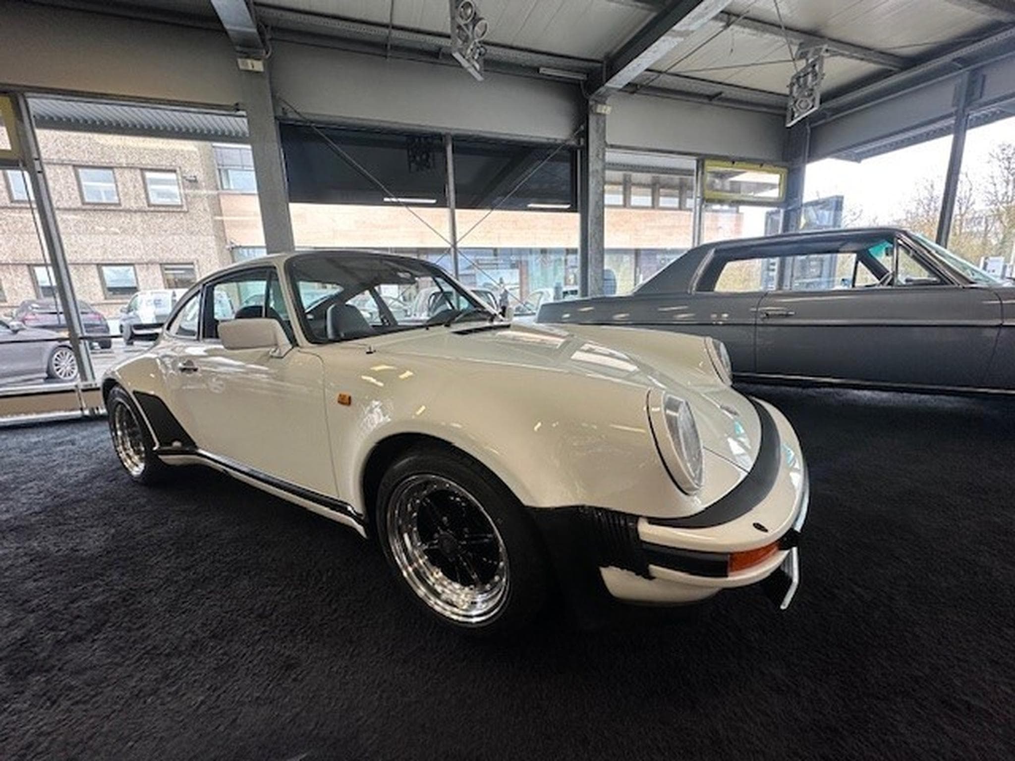 Porsche 911 930 Turbo (1983) - Photo 4
