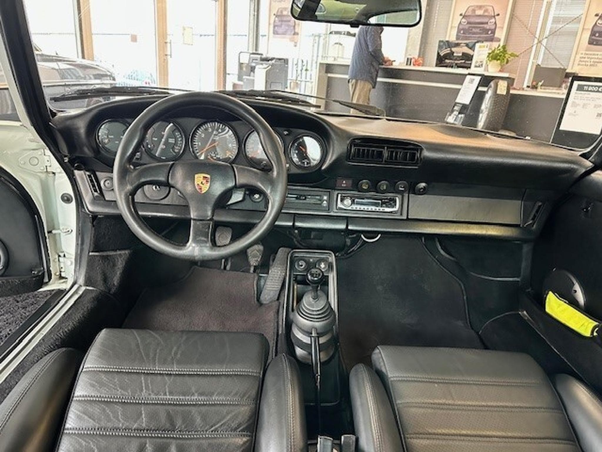 Porsche 911 930 Turbo (1983) - Photo 9
