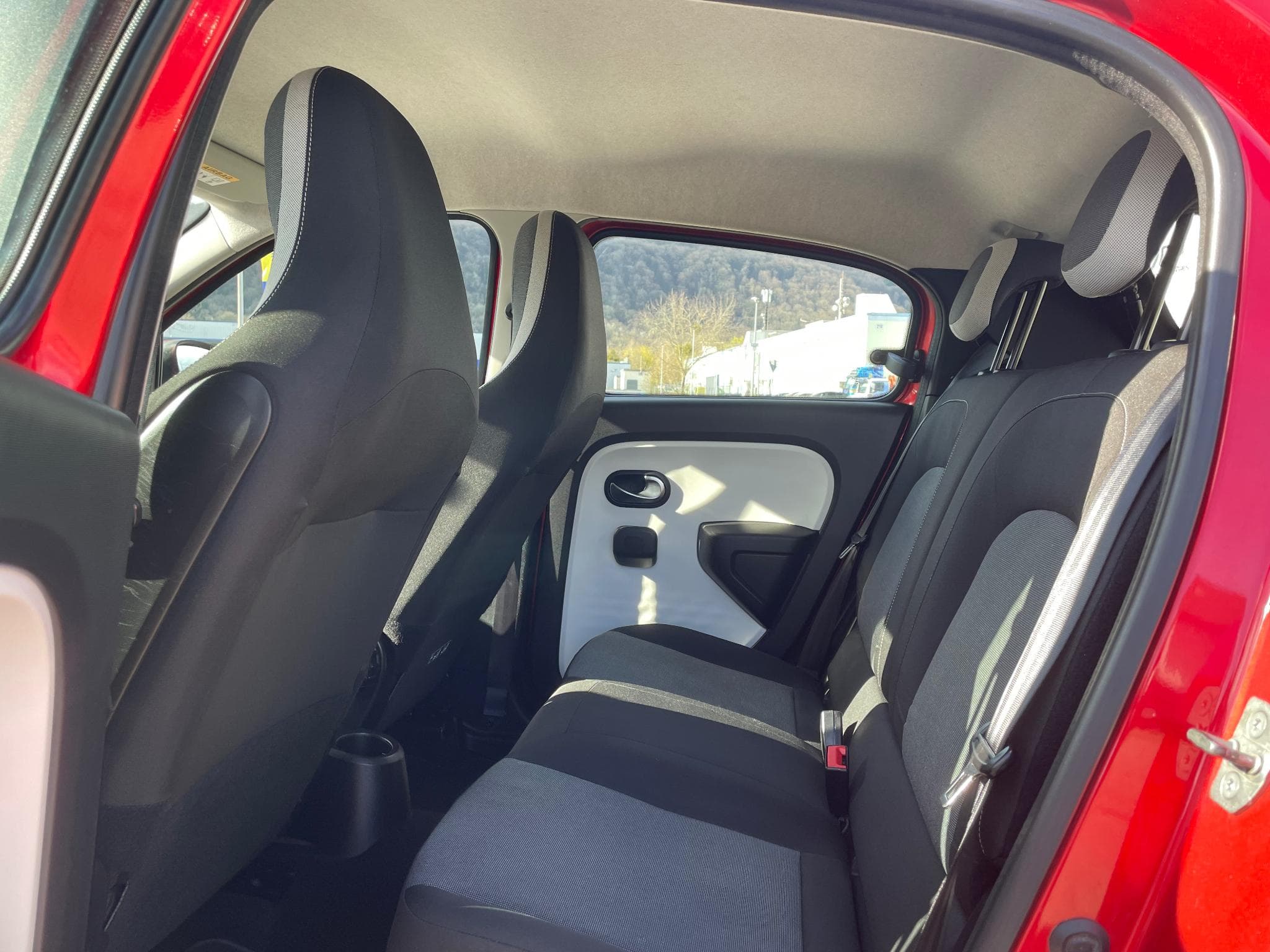 Renault Twingo Twingo1.0/Full service/Klima/63773KM!! (2015) - Photo 18