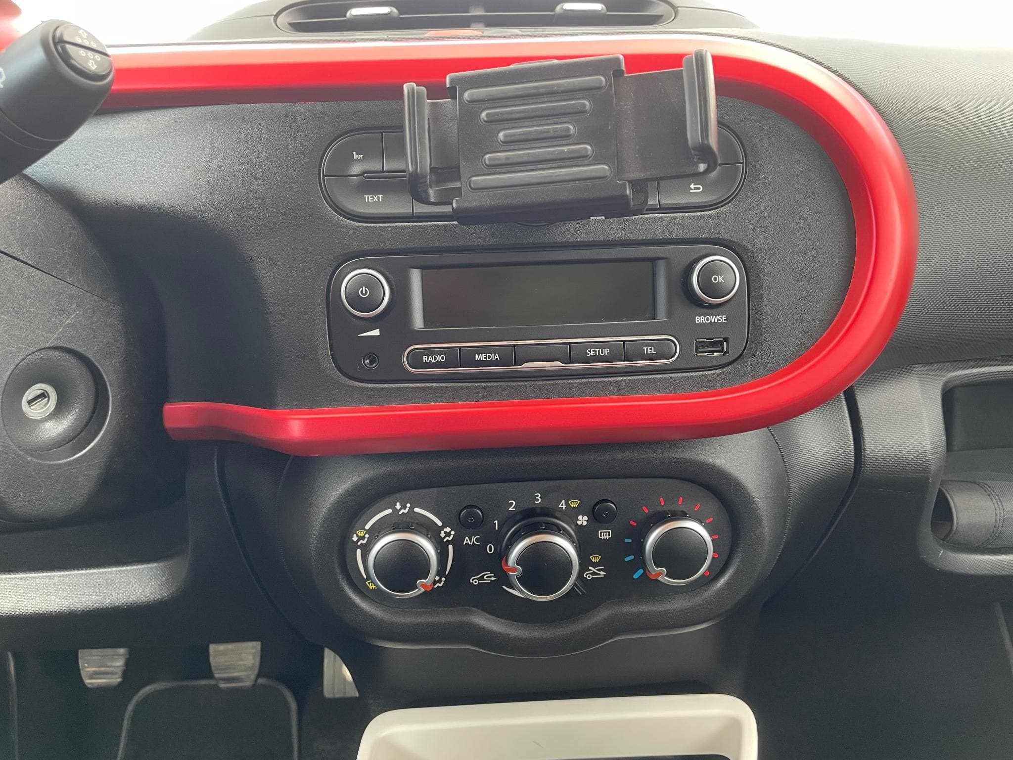 Renault Twingo Twingo1.0/Full service/Klima/63773KM!! (2015) - Photo 10