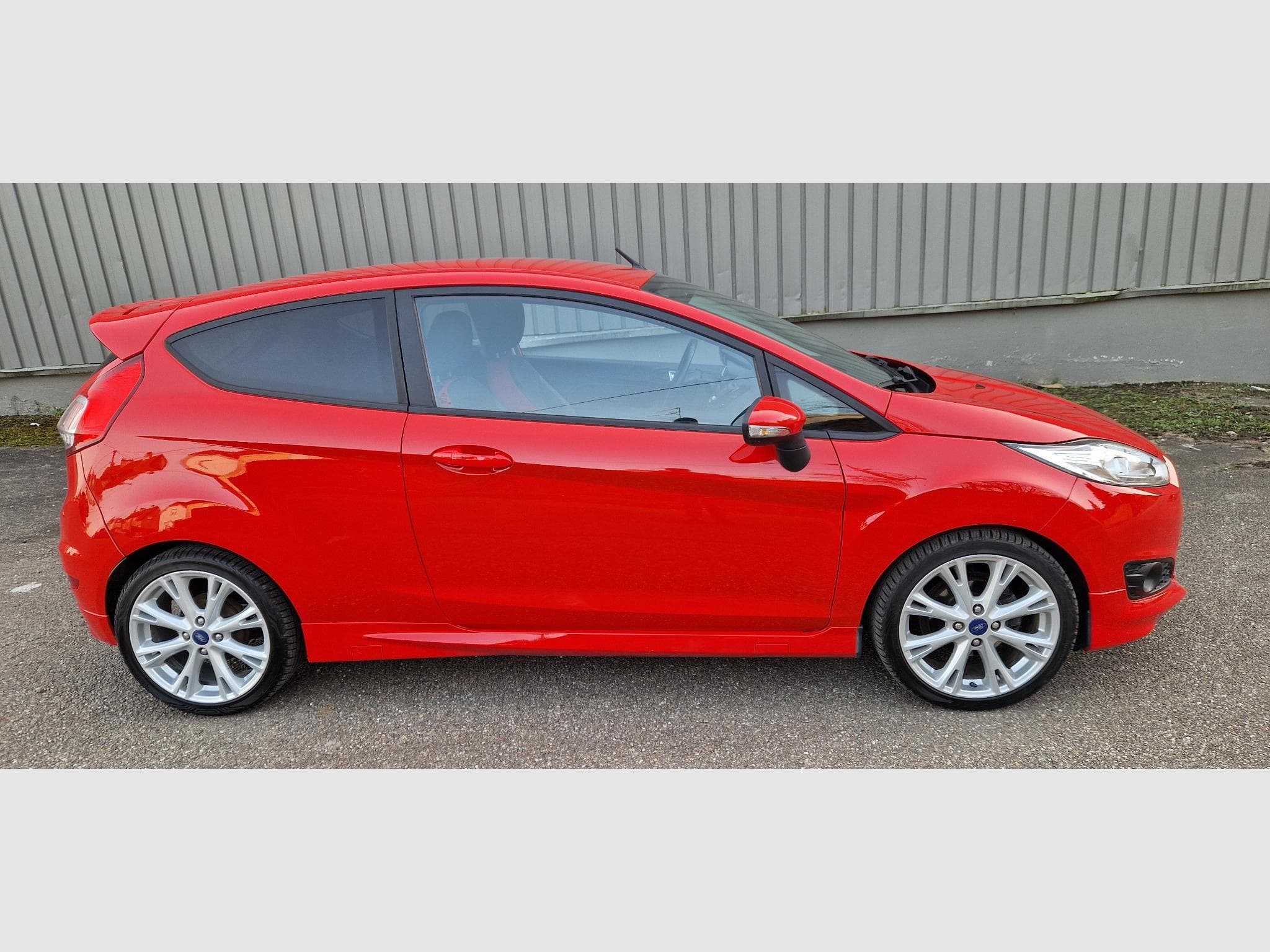 Ford Fiesta VI ph.2 ST Line 1.5 tdci 95ch (2016) - Photo 2