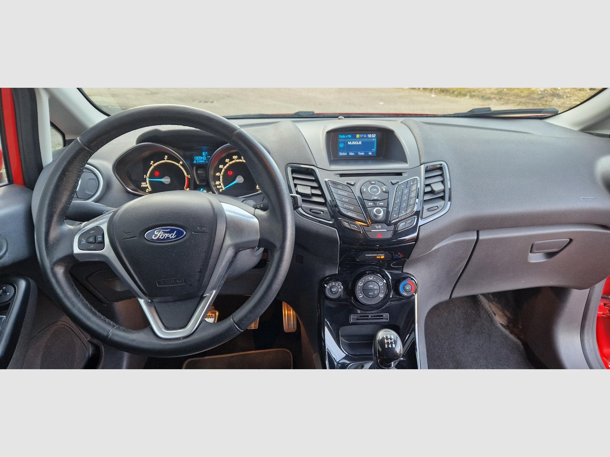 Ford Fiesta VI ph.2 ST Line 1.5 tdci 95ch (2016) - Photo 10