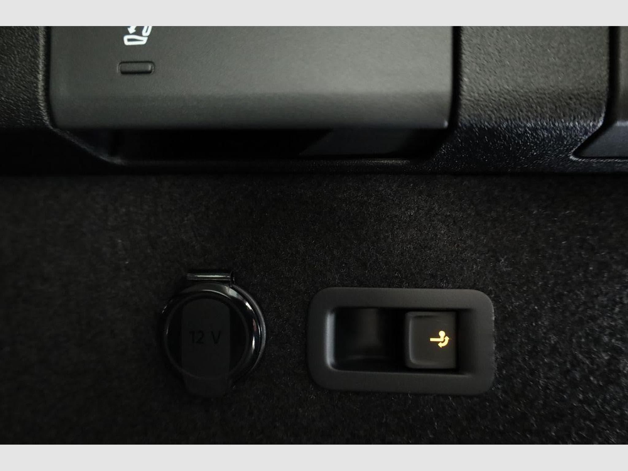 VW Tayron 1.5 TSI eHybrid 150 kW Life (2025) - Photo 13