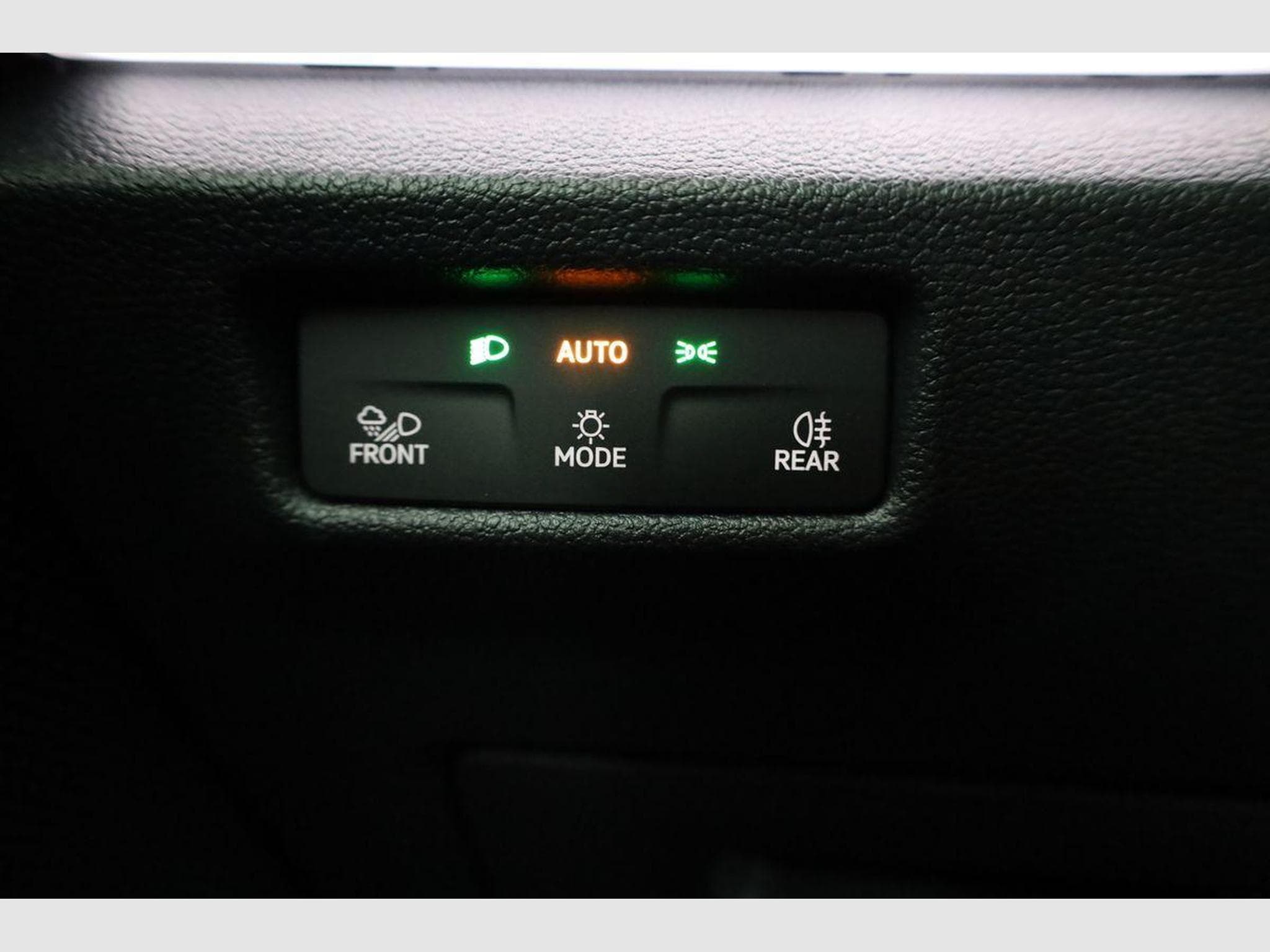 VW Tayron 1.5 TSI eHybrid 150 kW Life (2025) - Photo 8