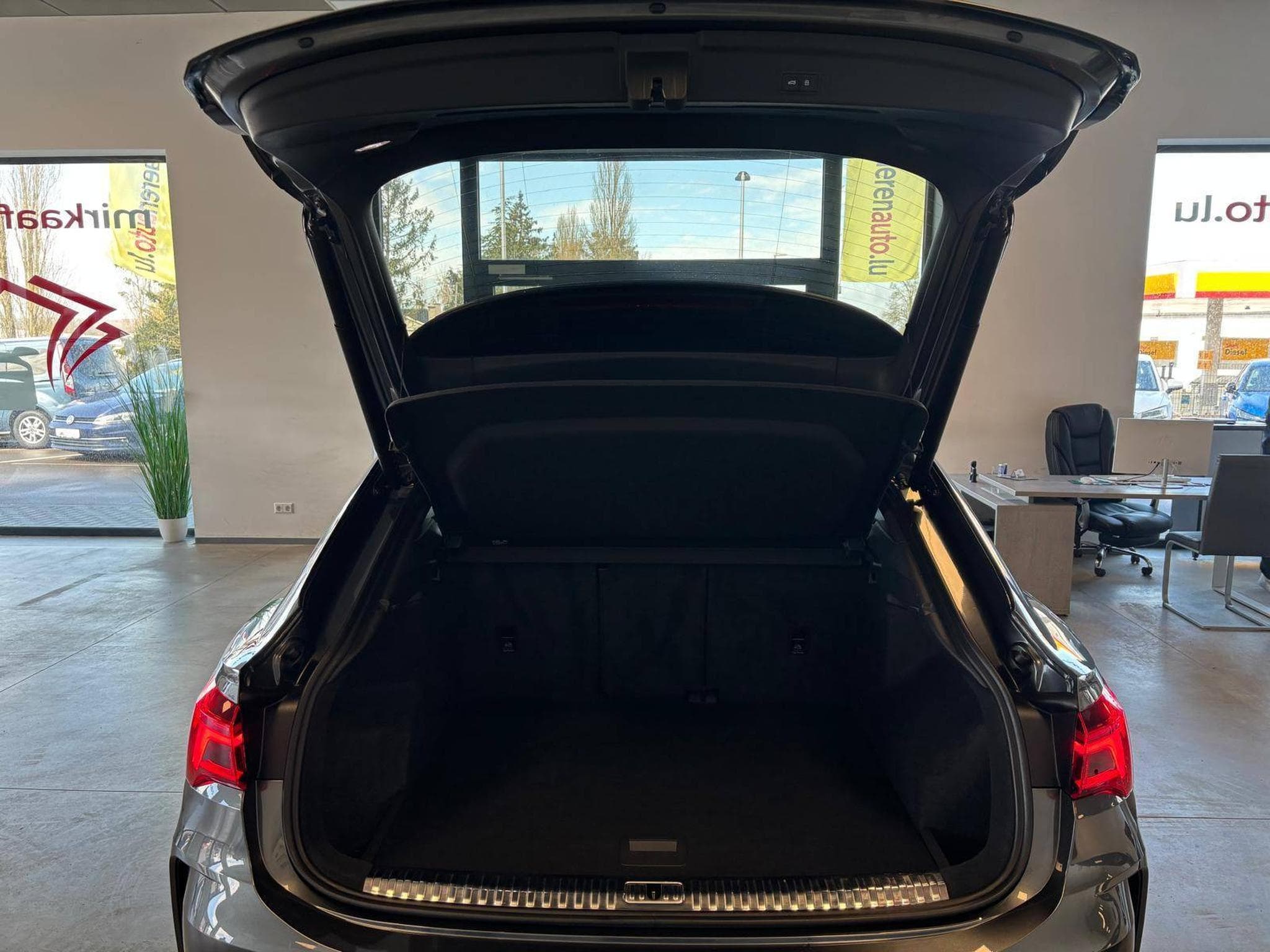 Audi RSQ3 Sportback (2022) - Photo 18