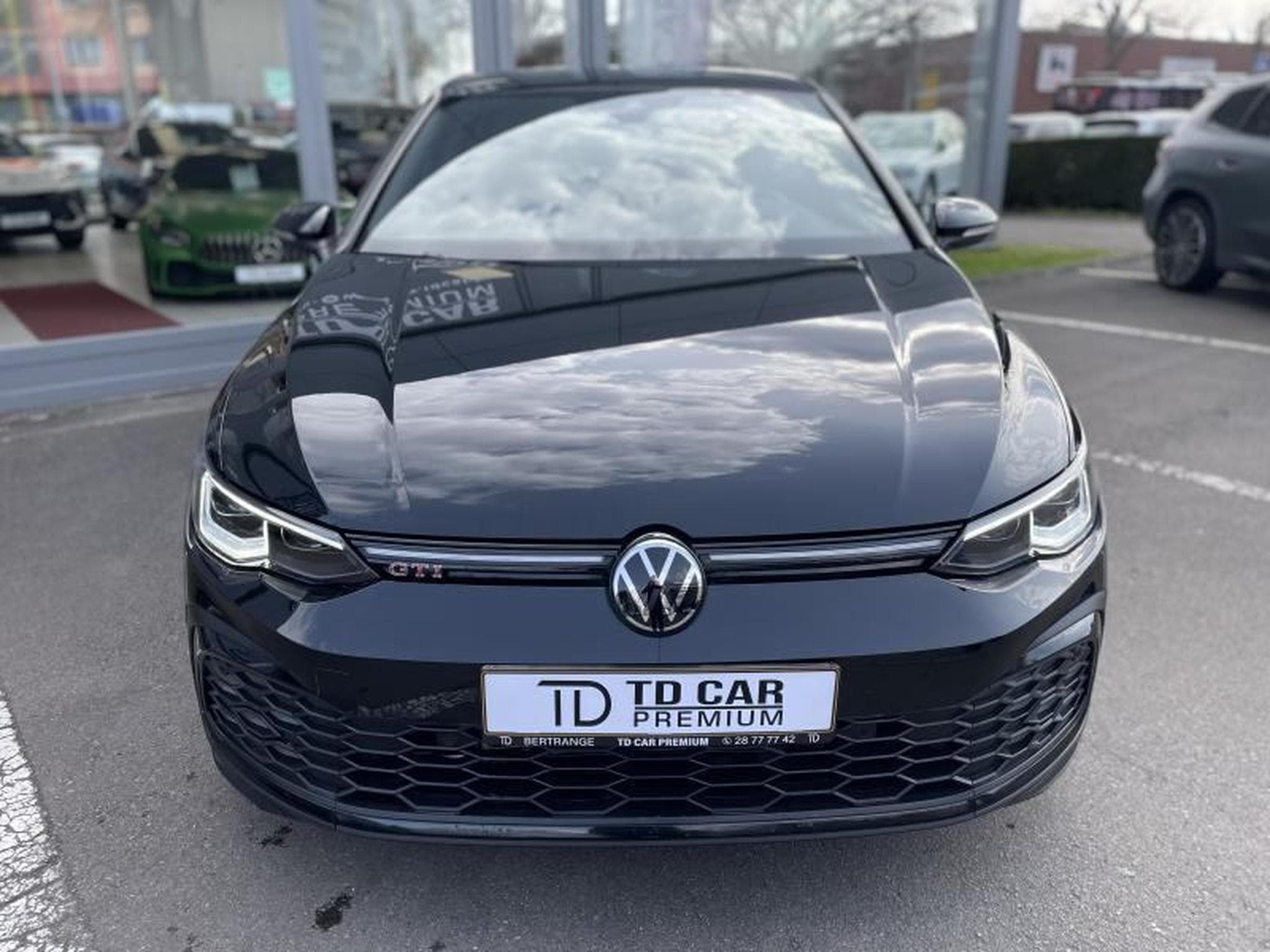 VW Golf 8 GTI 2.0 TSI DSG7 (2024) - Photo 2