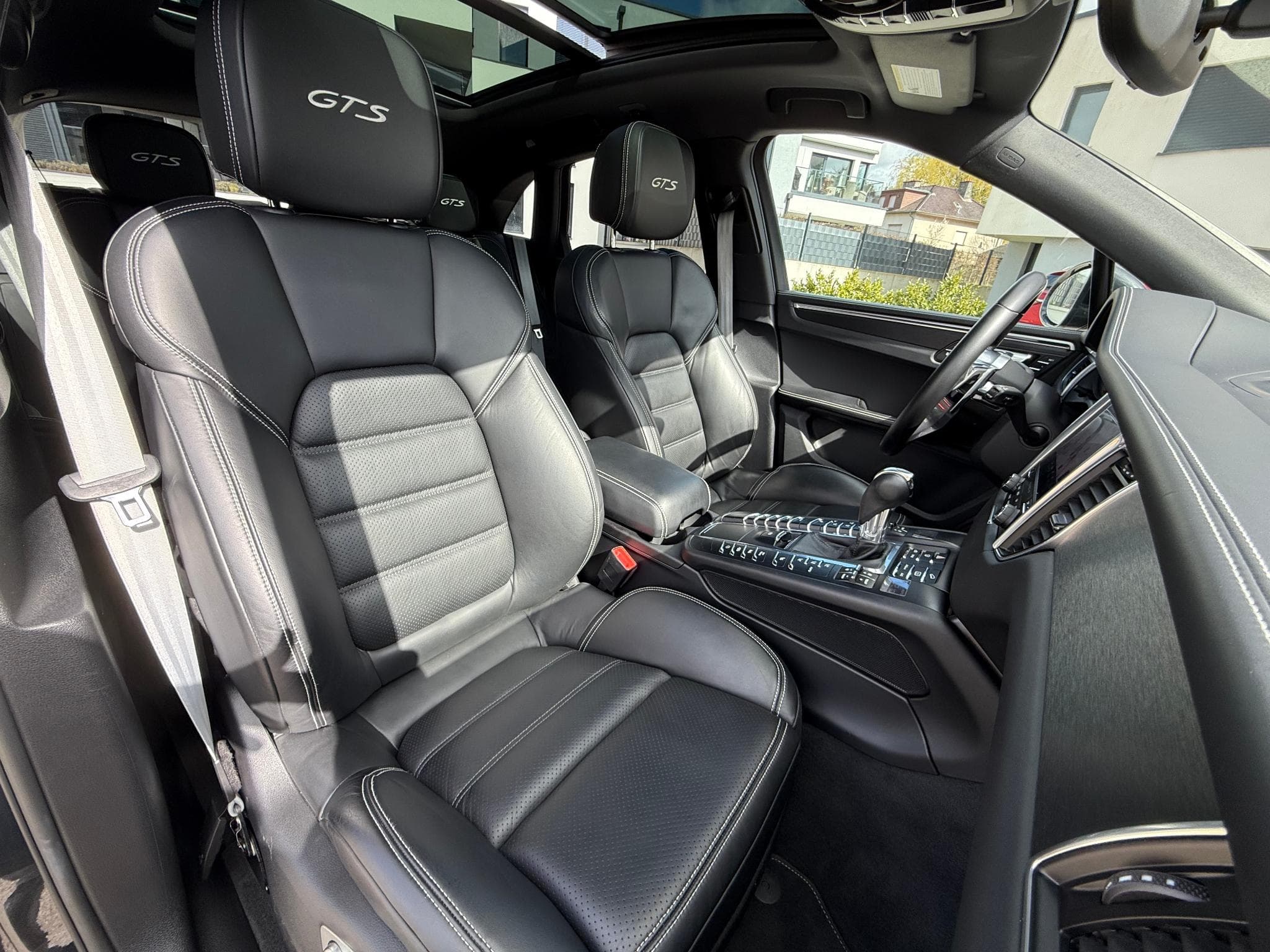 Porsche Macan GTS 3.0 PDK PACK SPORT CHRONO 360 PS (2018) - Photo 9