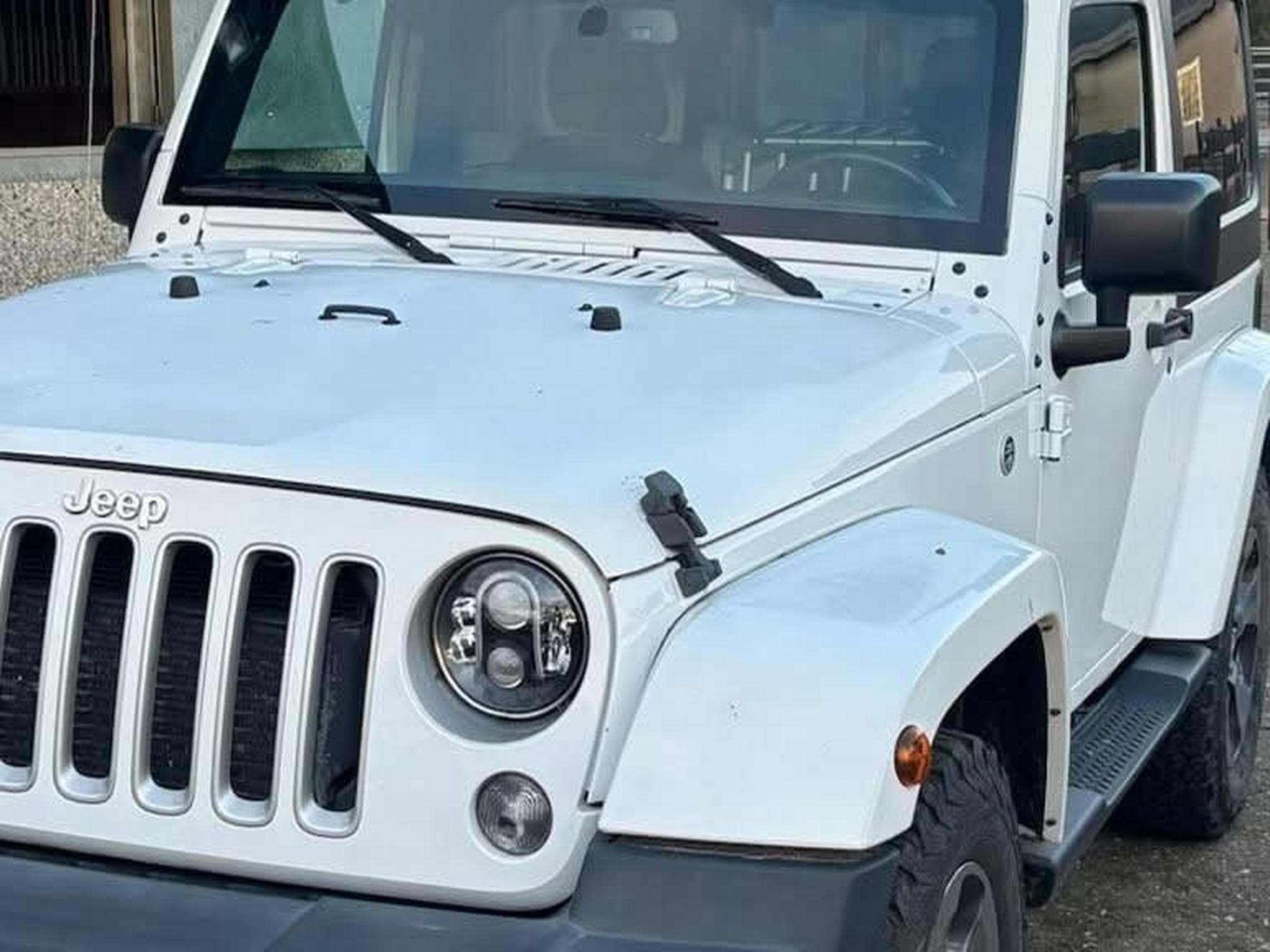 Jeep Wrangler Sahara (2017) - Photo 2