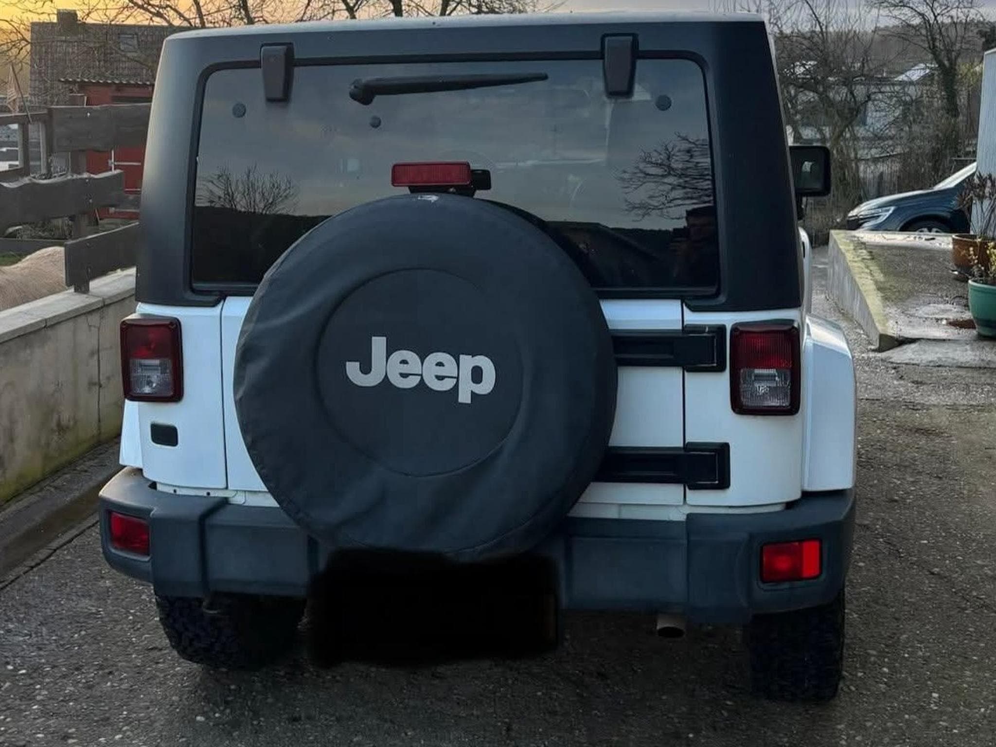 Jeep Wrangler Sahara (2017) - Photo 3