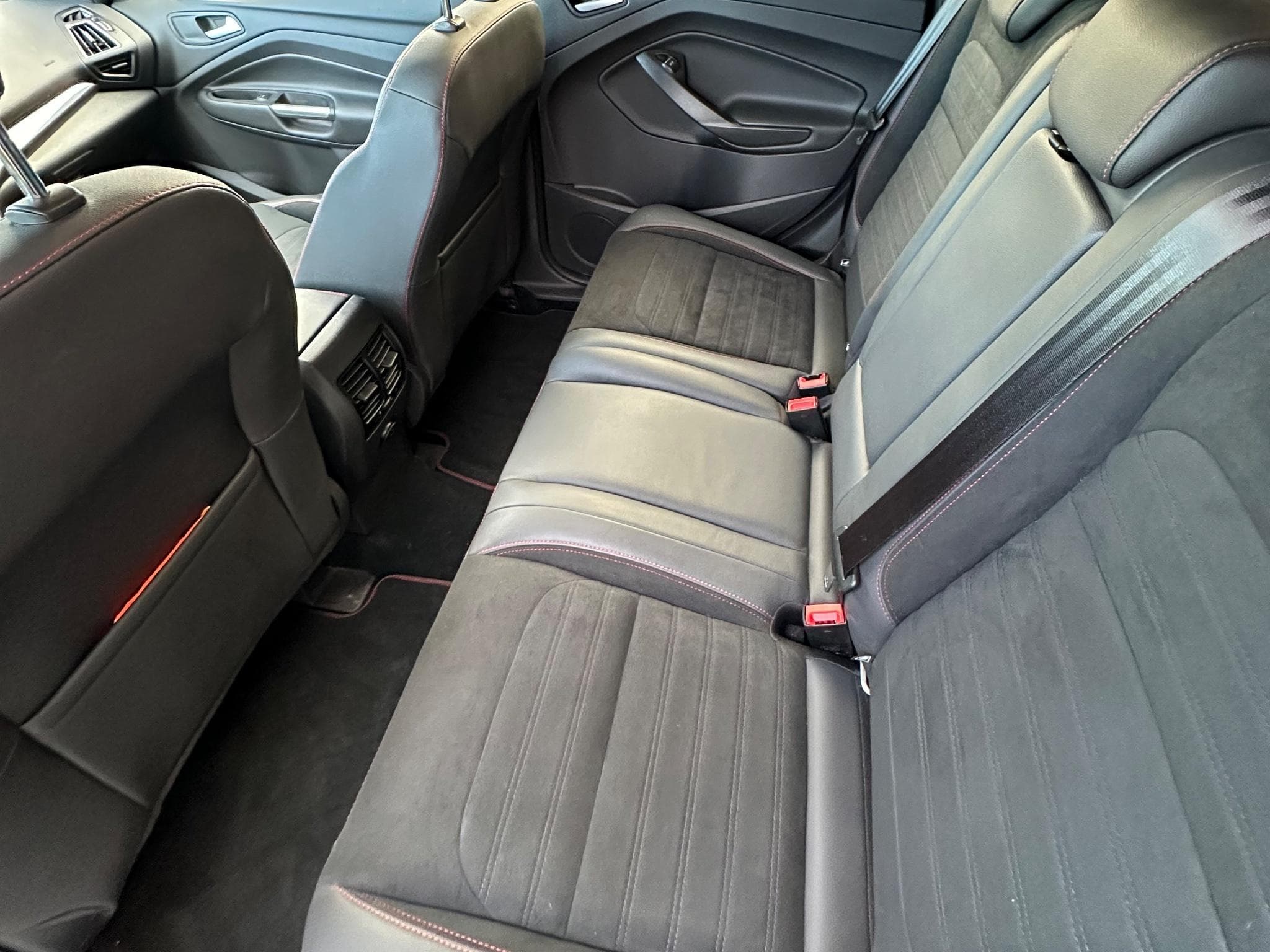 Ford Kuga ST-Line / AWD (2019) - Photo 5