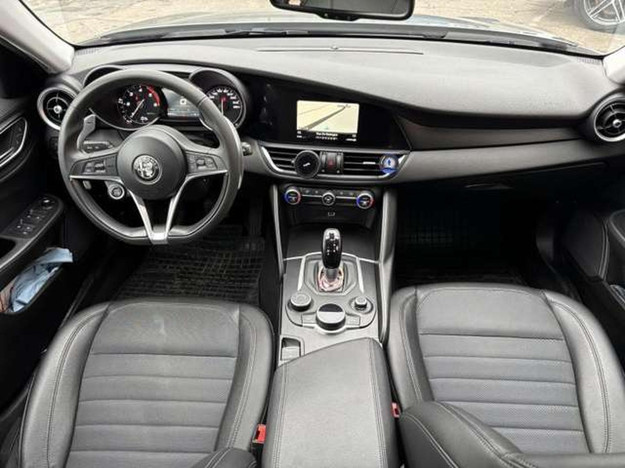 Alfa-Romeo Giulia 2.2 TURBO DIESEL - 150PS - AUTOMATIQUE - VENTE PRI (2018) - Photo 12