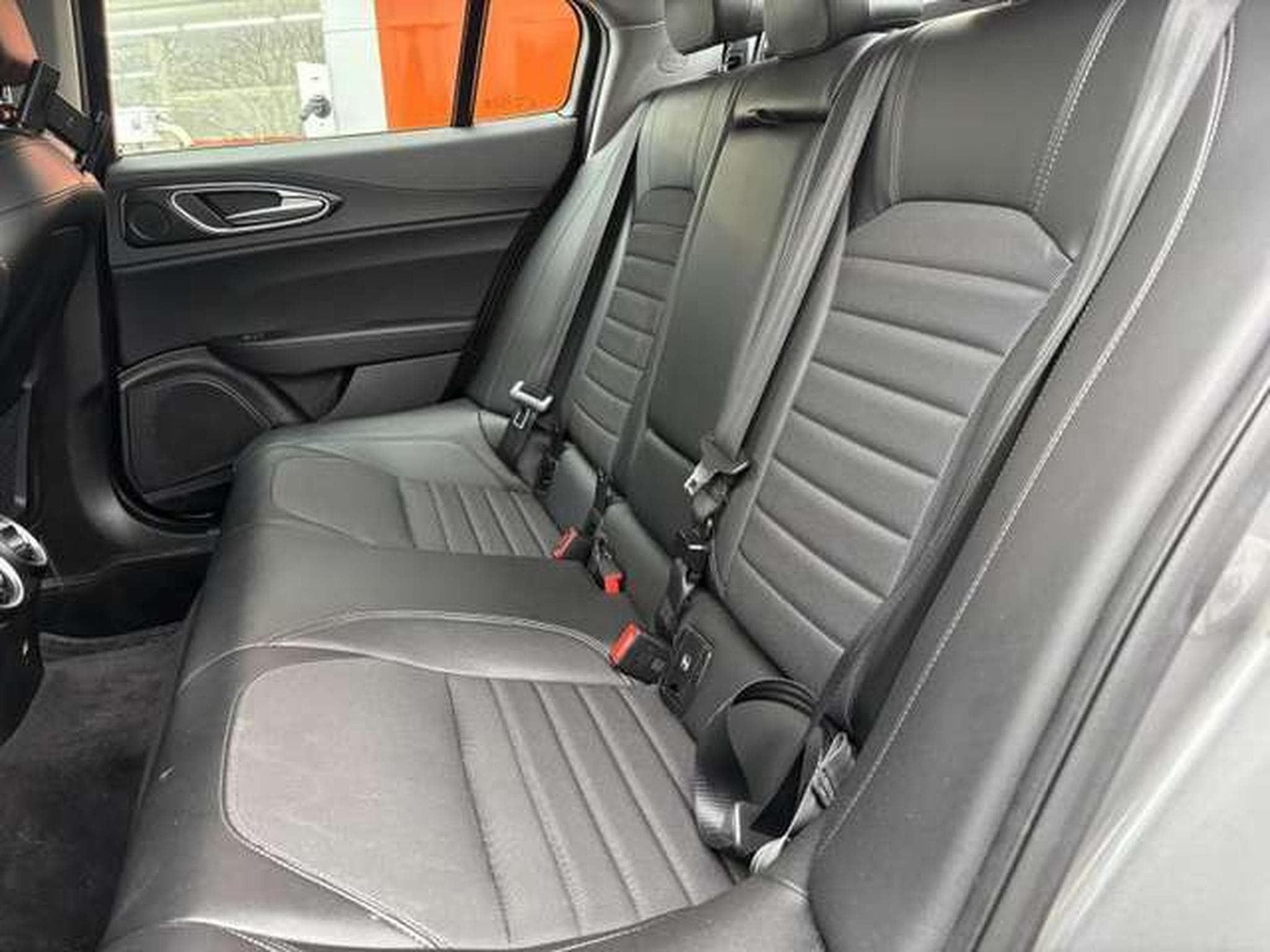 Alfa-Romeo Giulia 2.2 TURBO DIESEL - 150PS - AUTOMATIQUE - VENTE PRI (2018) - Photo 14