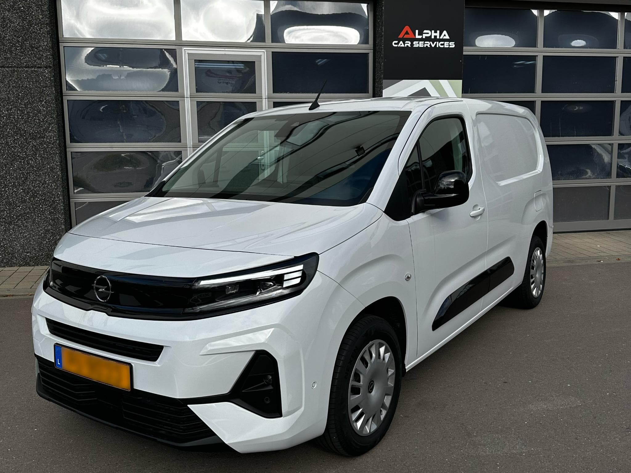 Opel Combo L2H1 HEAVY 1.5TURBO D (2025) - Photo 1