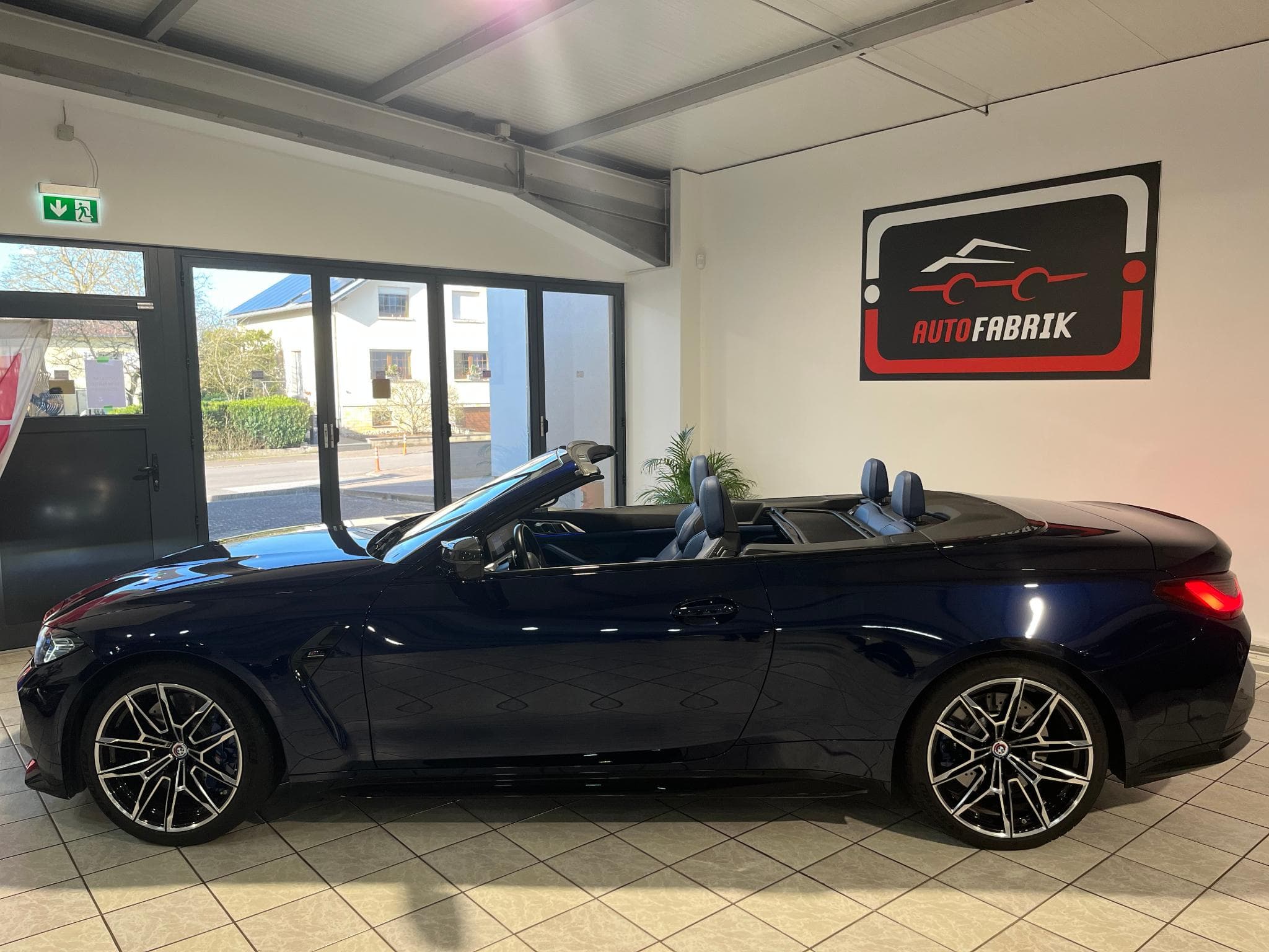 BMW M4 Cabrio Competition M xDrive (2022) - Photo 2
