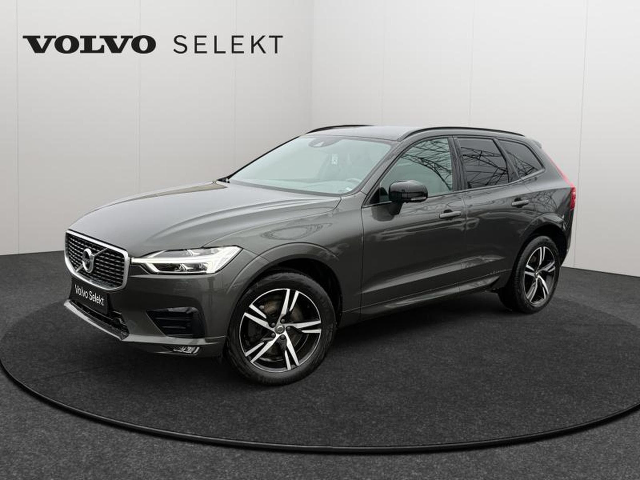 Volvo XC60 T4 R Design / Essence (2020) - Photo 1