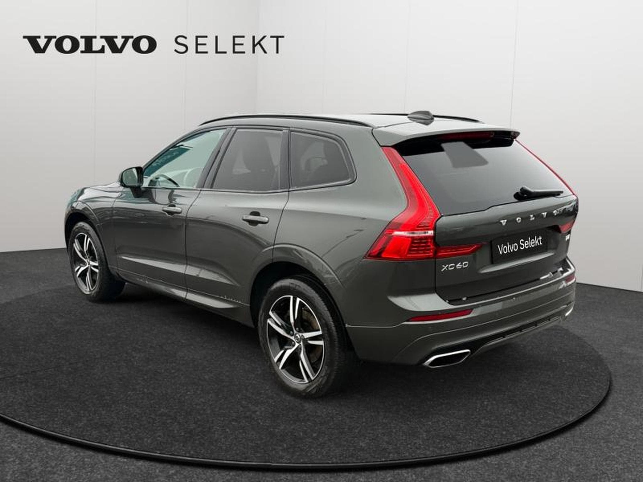 Volvo XC60 T4 R Design / Essence (2020) - Photo 5