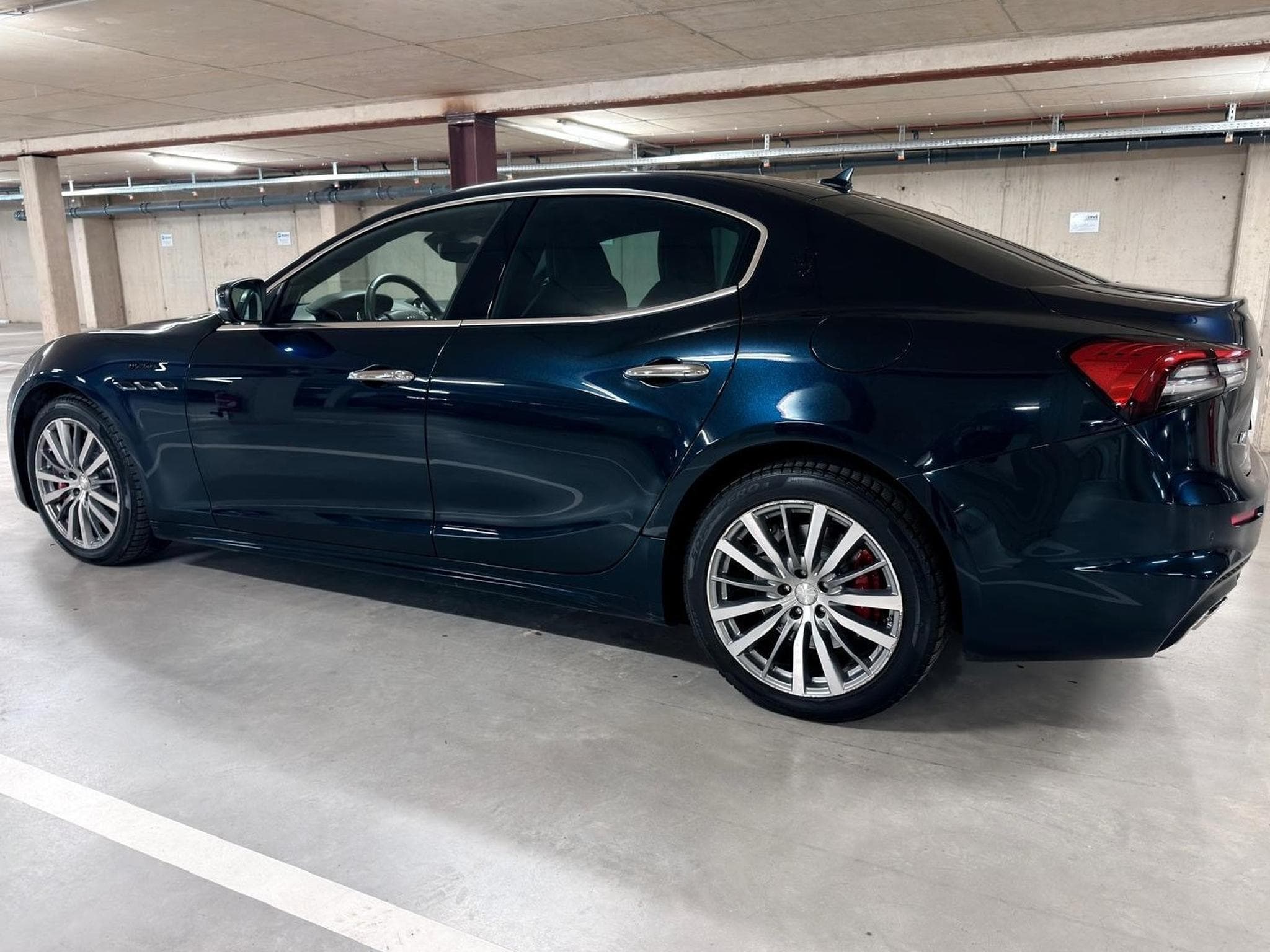 Maserati Ghibli S Q4 (2022) - Photo 1