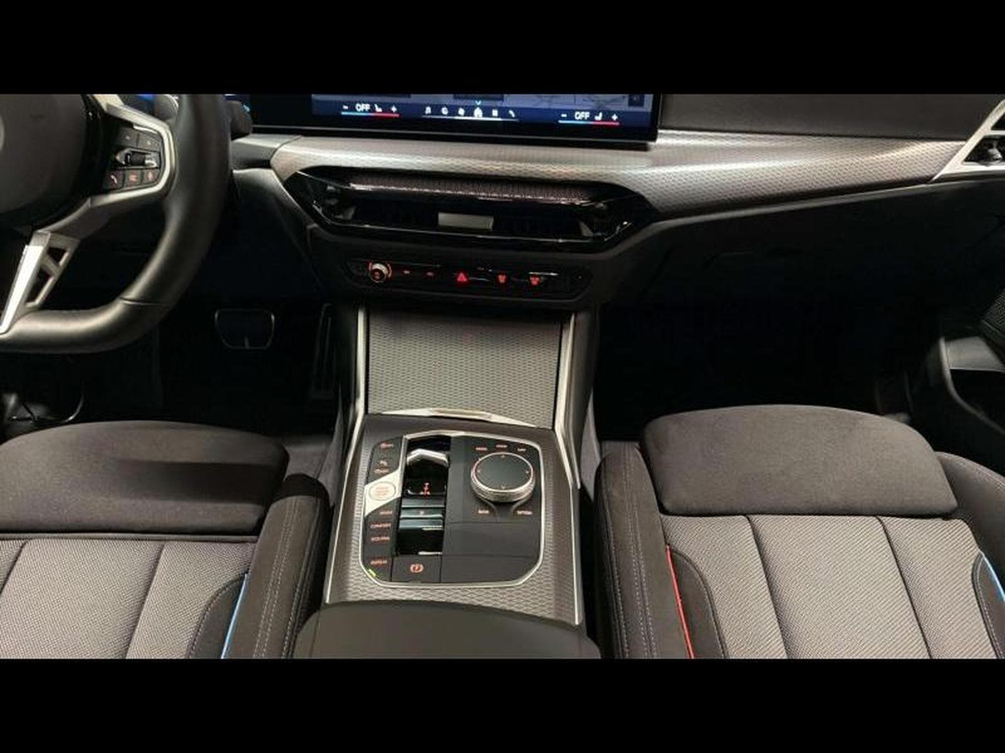 BMW 330 xDrive Touring (2025) - Photo 12