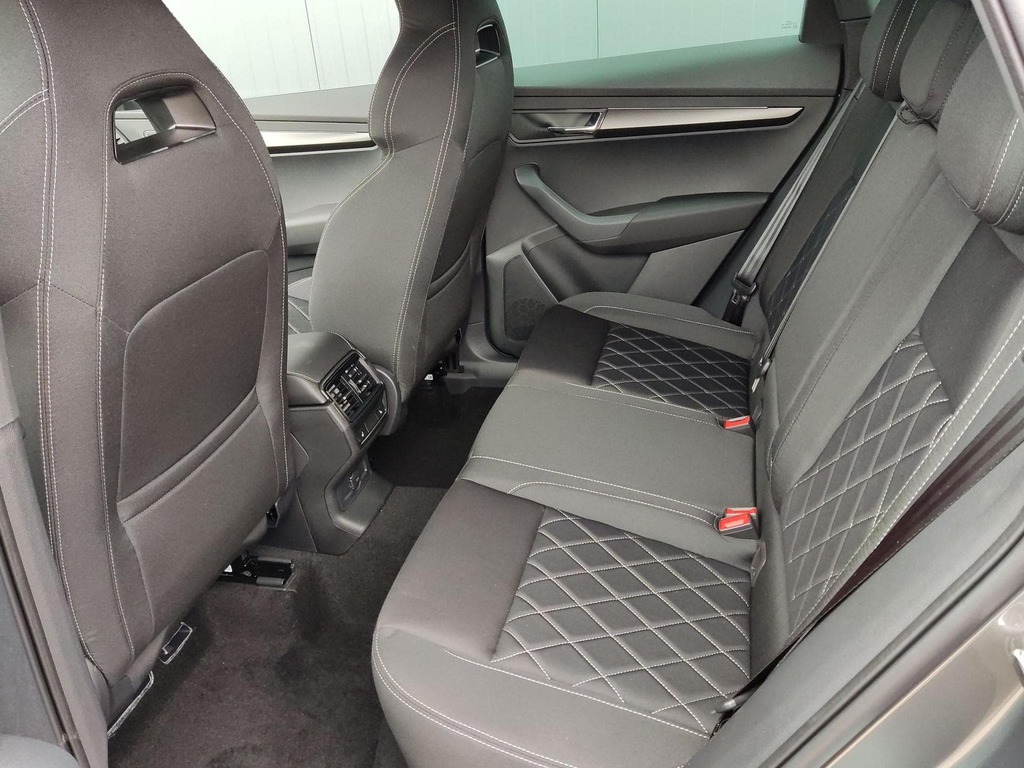 Skoda Karoq Sportline 2,0 TDI (2026) - Photo 6