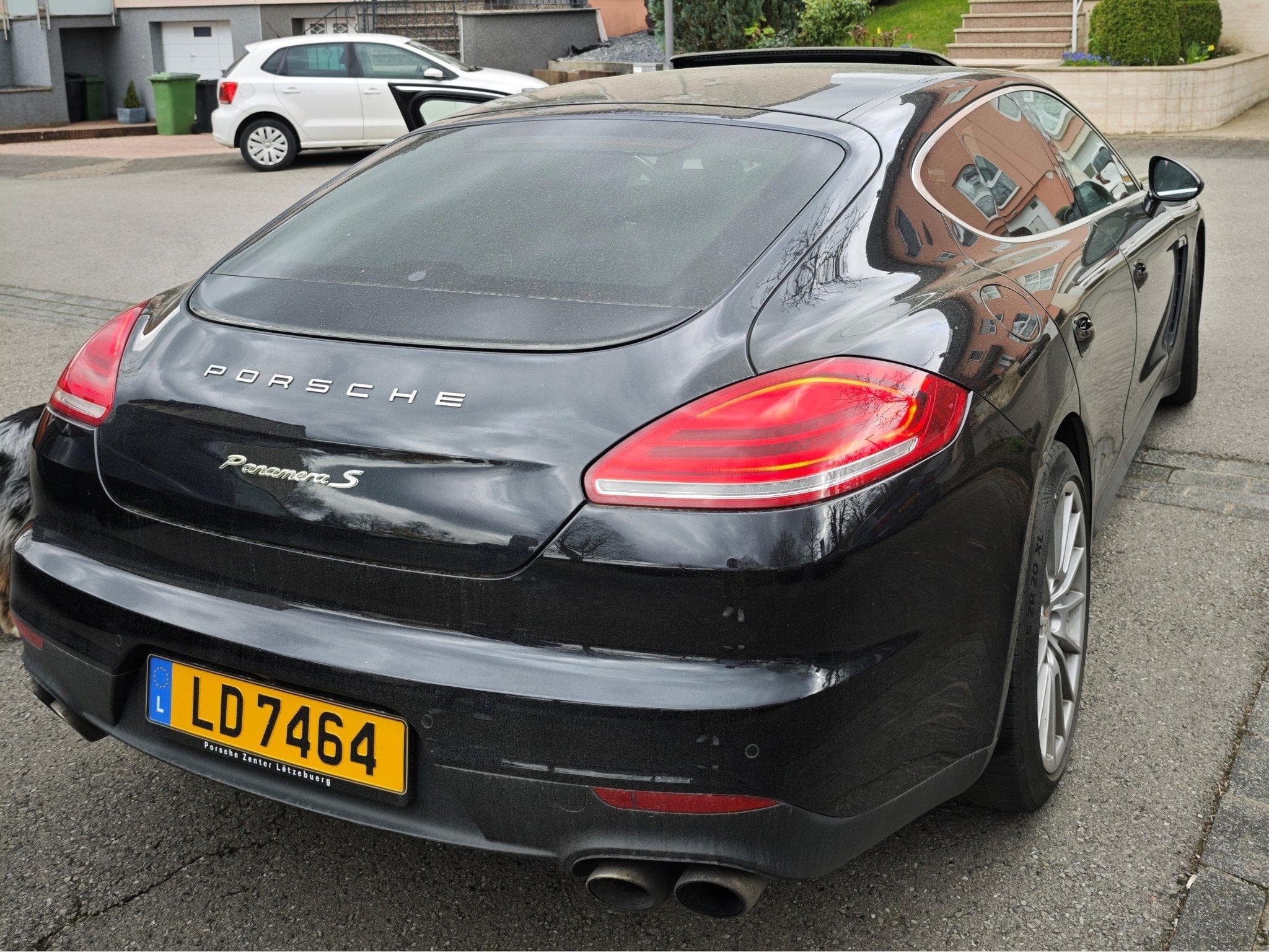 Porsche Panamera PANAMERA S (2016) - Photo 2