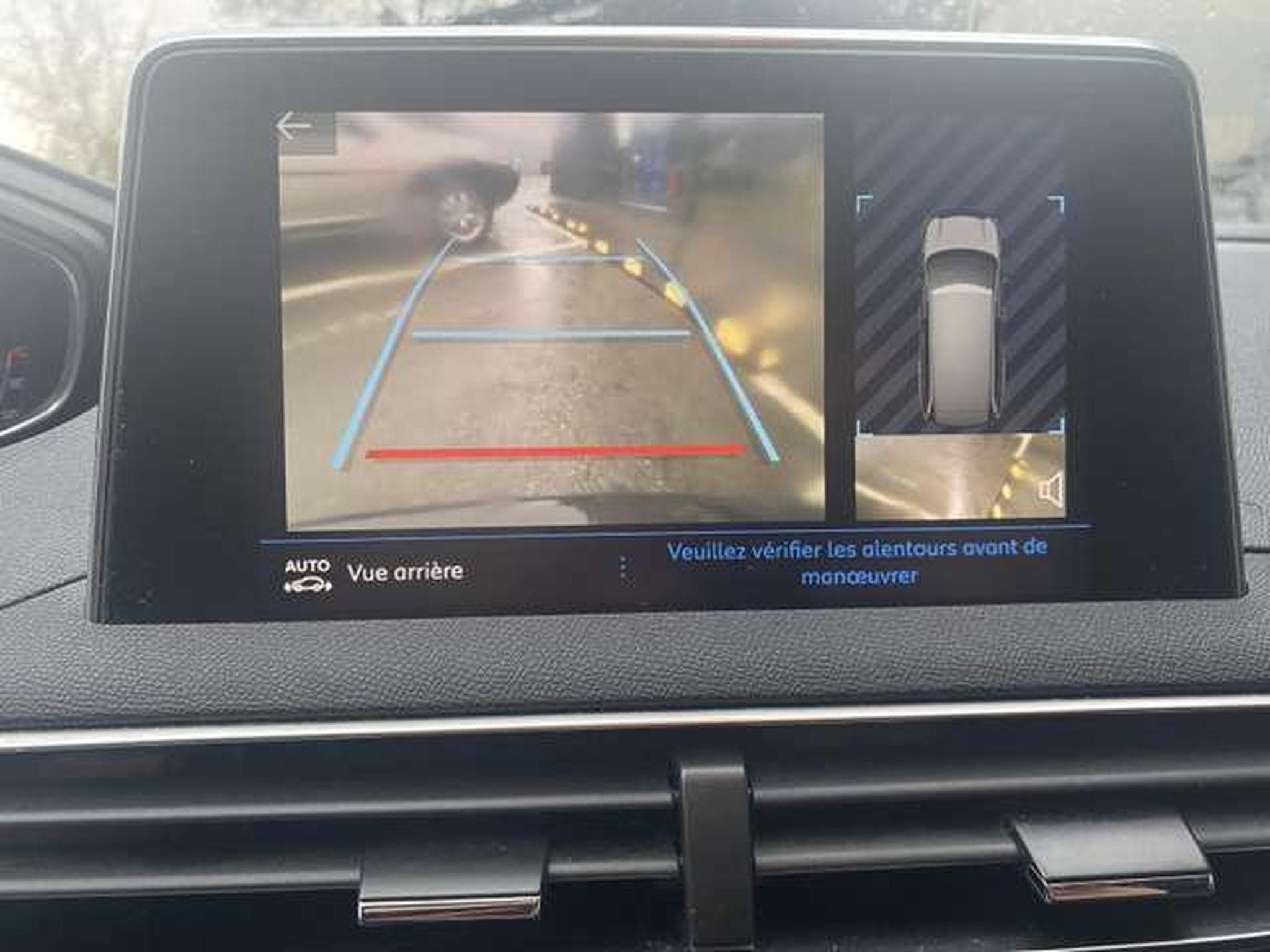 Peugeot 5008 7 places (2019) - Photo 12