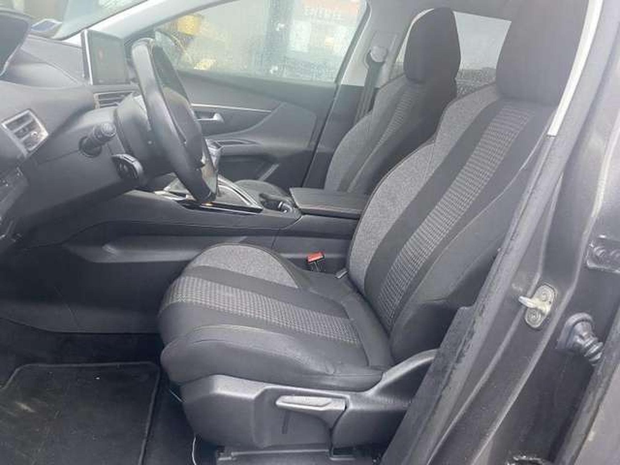 Peugeot 5008 7 places (2019) - Photo 13