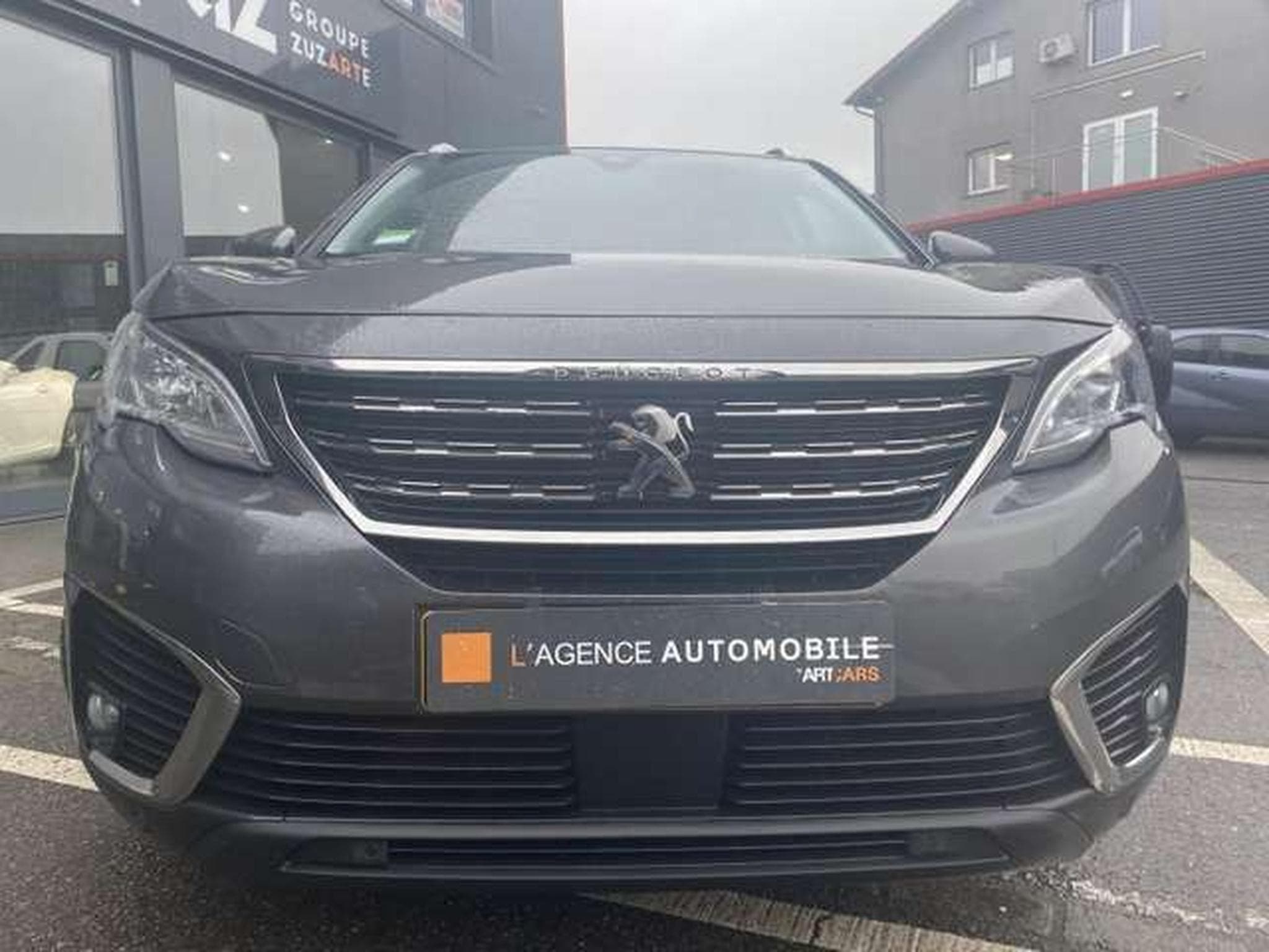 Peugeot 5008 7 places (2019) - Photo 4