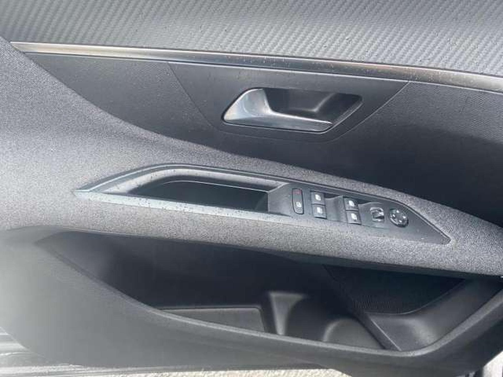 Peugeot 5008 7 places (2019) - Photo 9