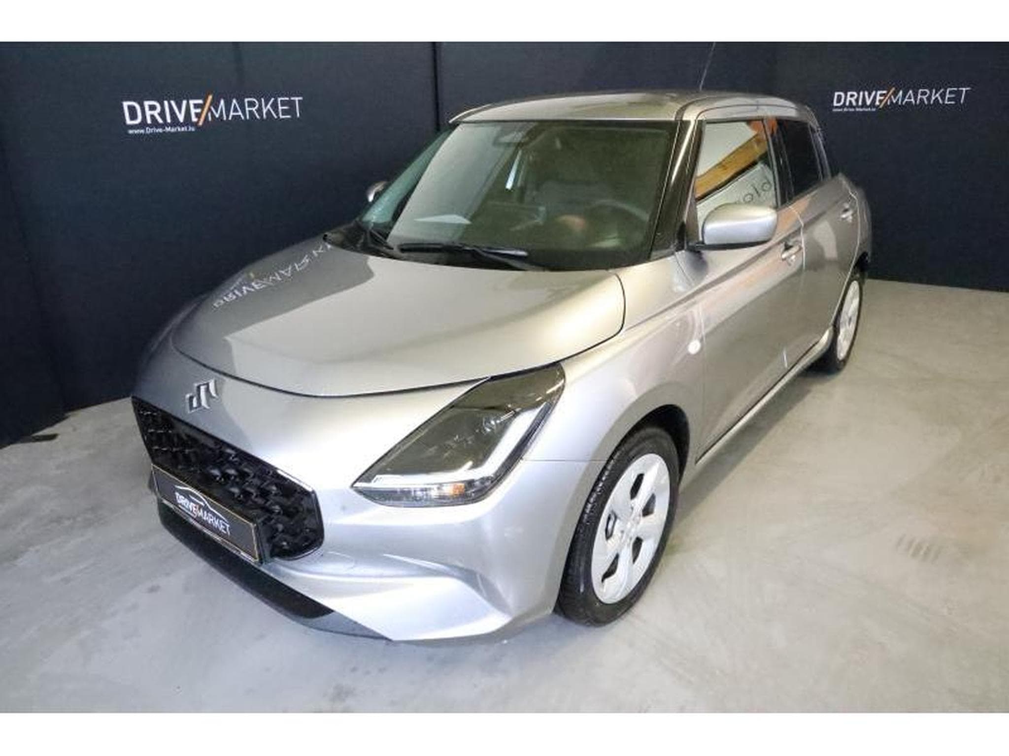 Suzuki Swift GL+ (2026) - Photo 14