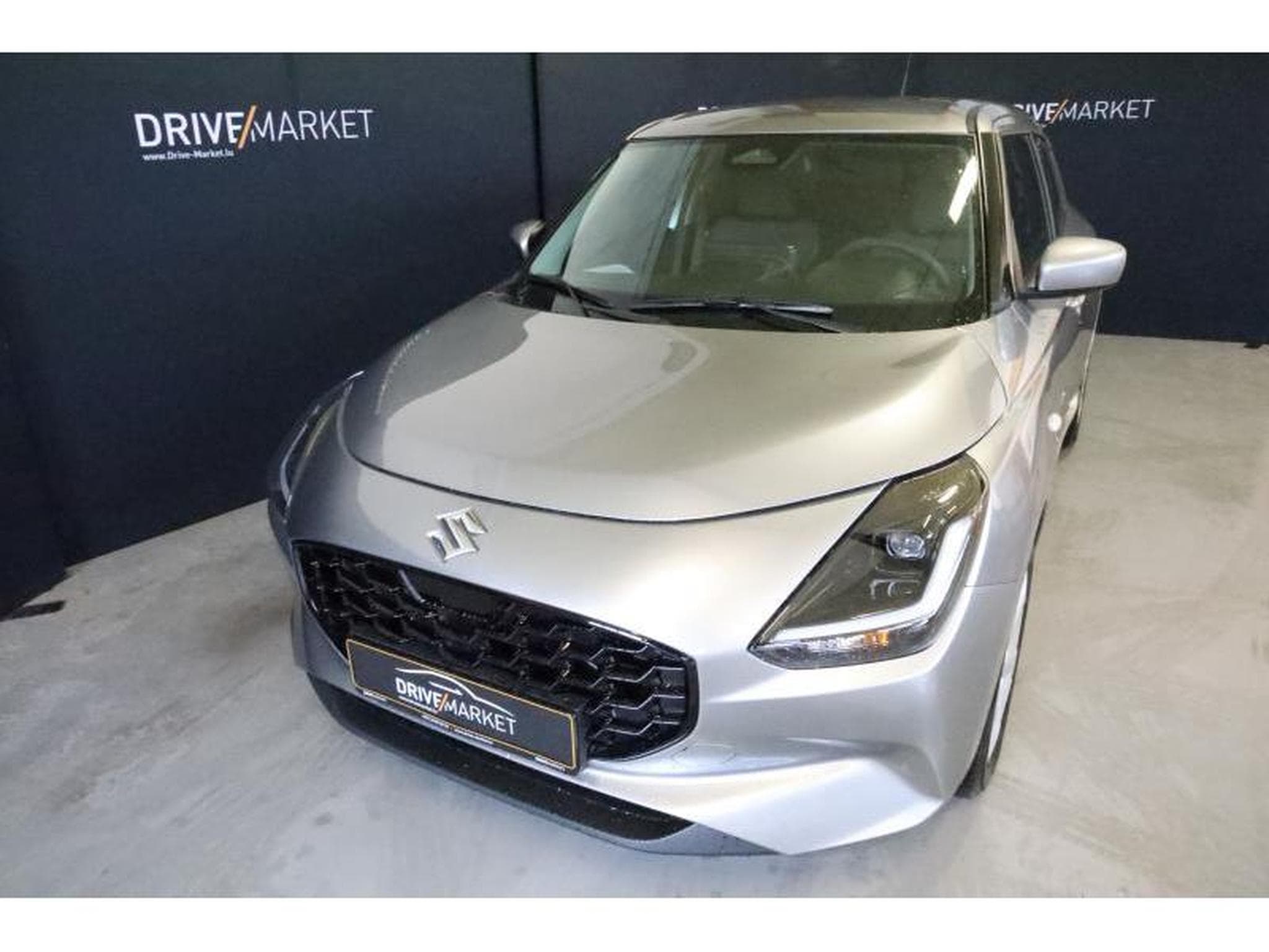 Suzuki Swift GL+ (2026) - Photo 16