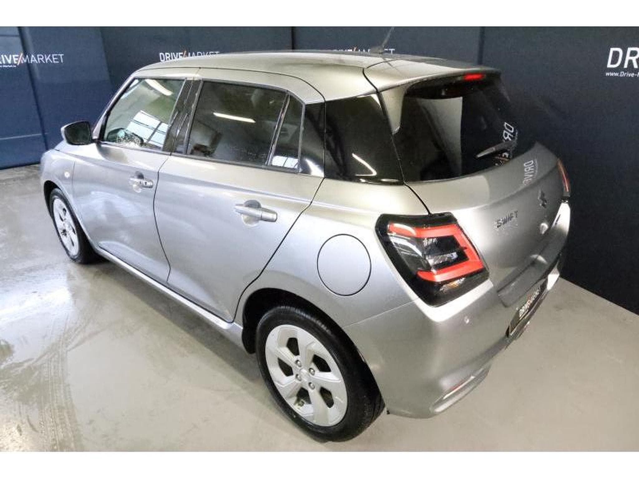 Suzuki Swift GL+ (2026) - Photo 3