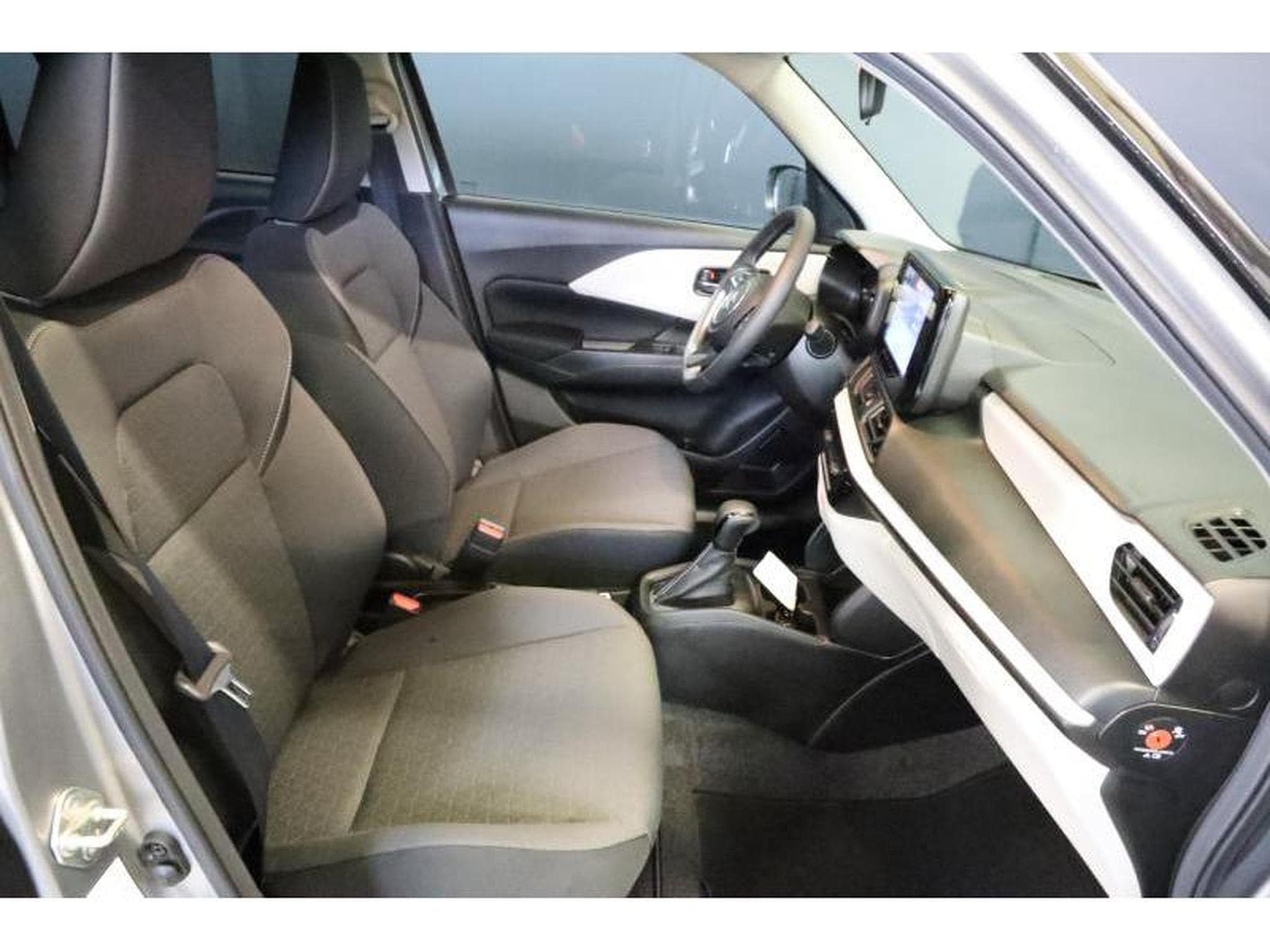 Suzuki Swift GL+ (2026) - Photo 4