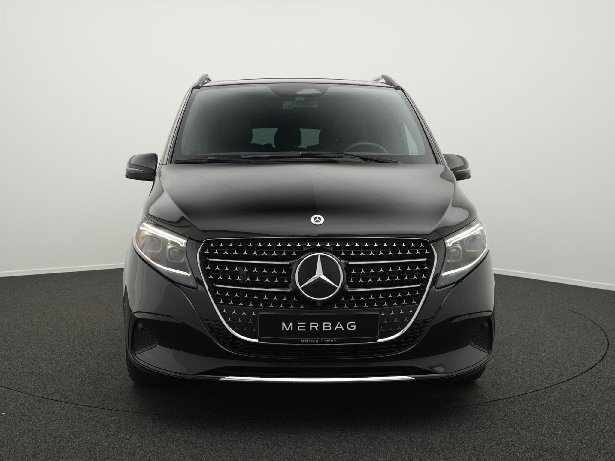 Mercedes V d RWD Avantgarde extralang (2024) - Photo 2