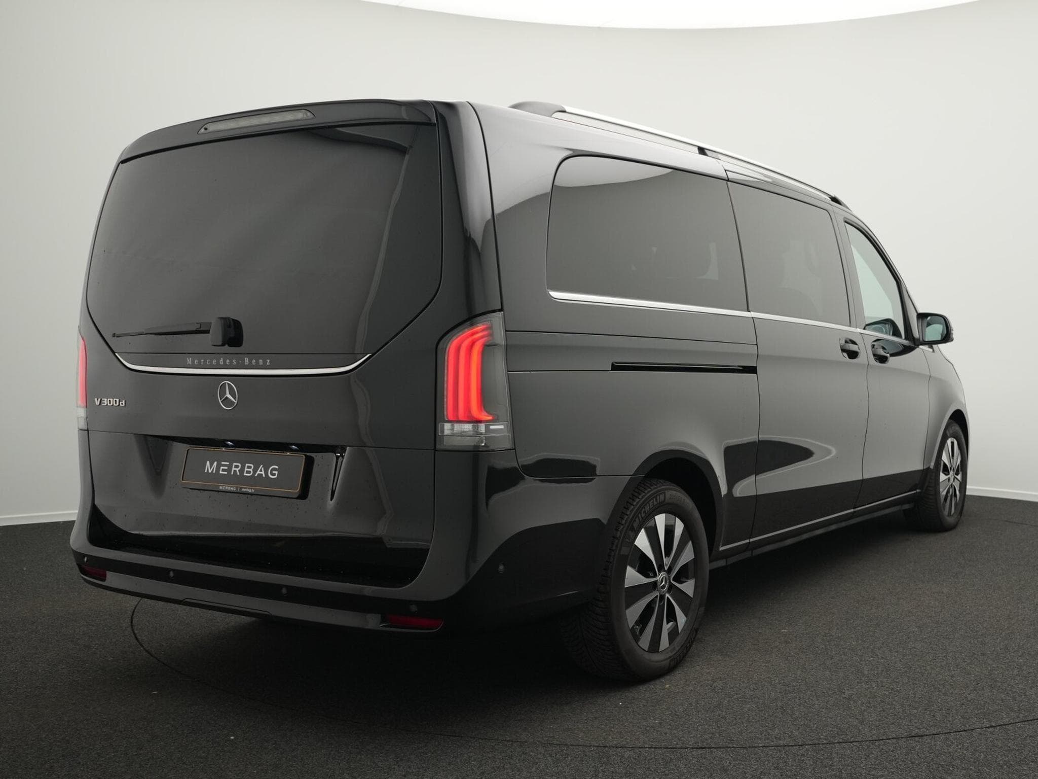 Mercedes V d RWD Avantgarde extralang (2024) - Photo 3