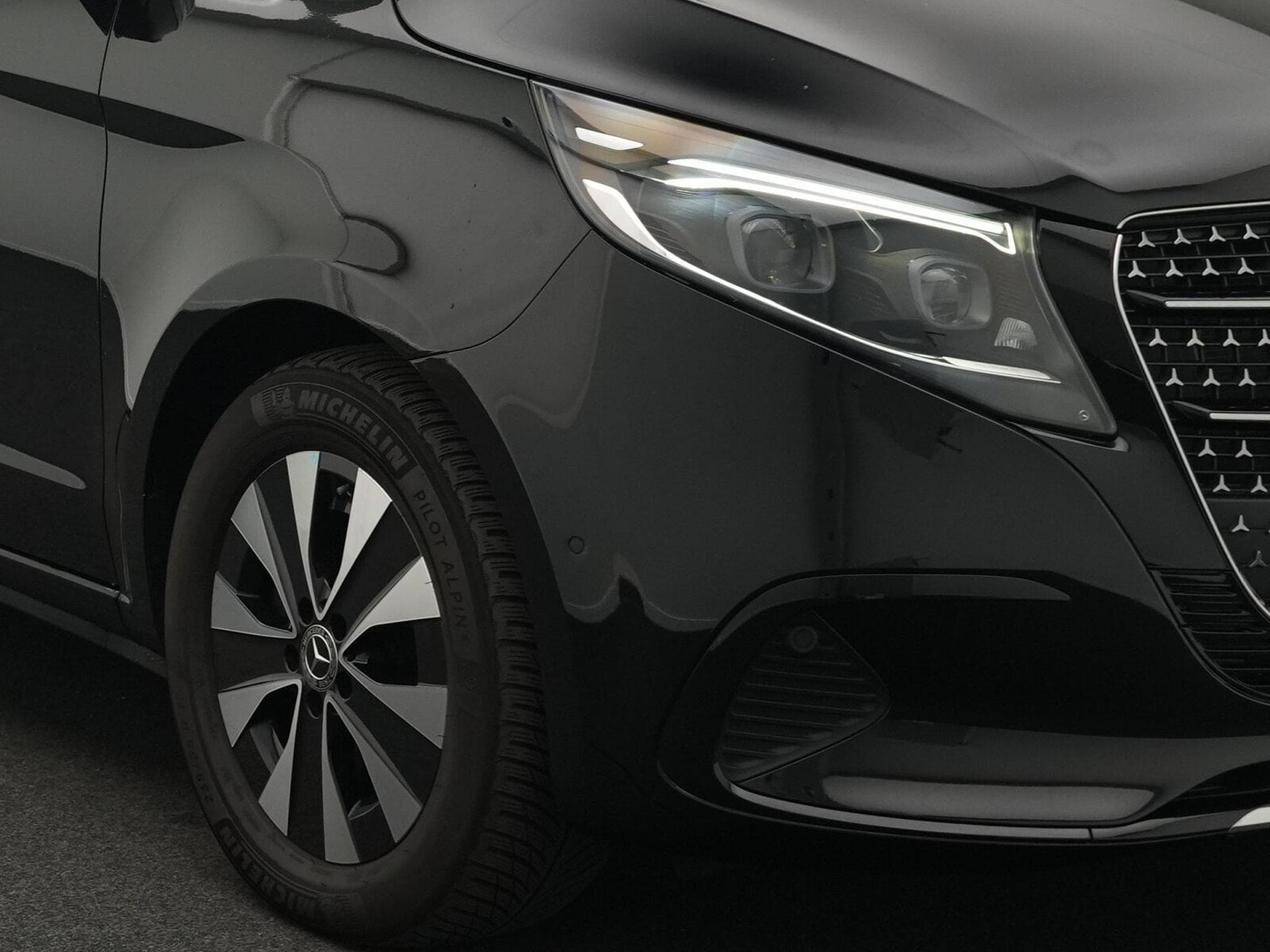 Mercedes V d RWD Avantgarde extralang (2024) - Photo 7