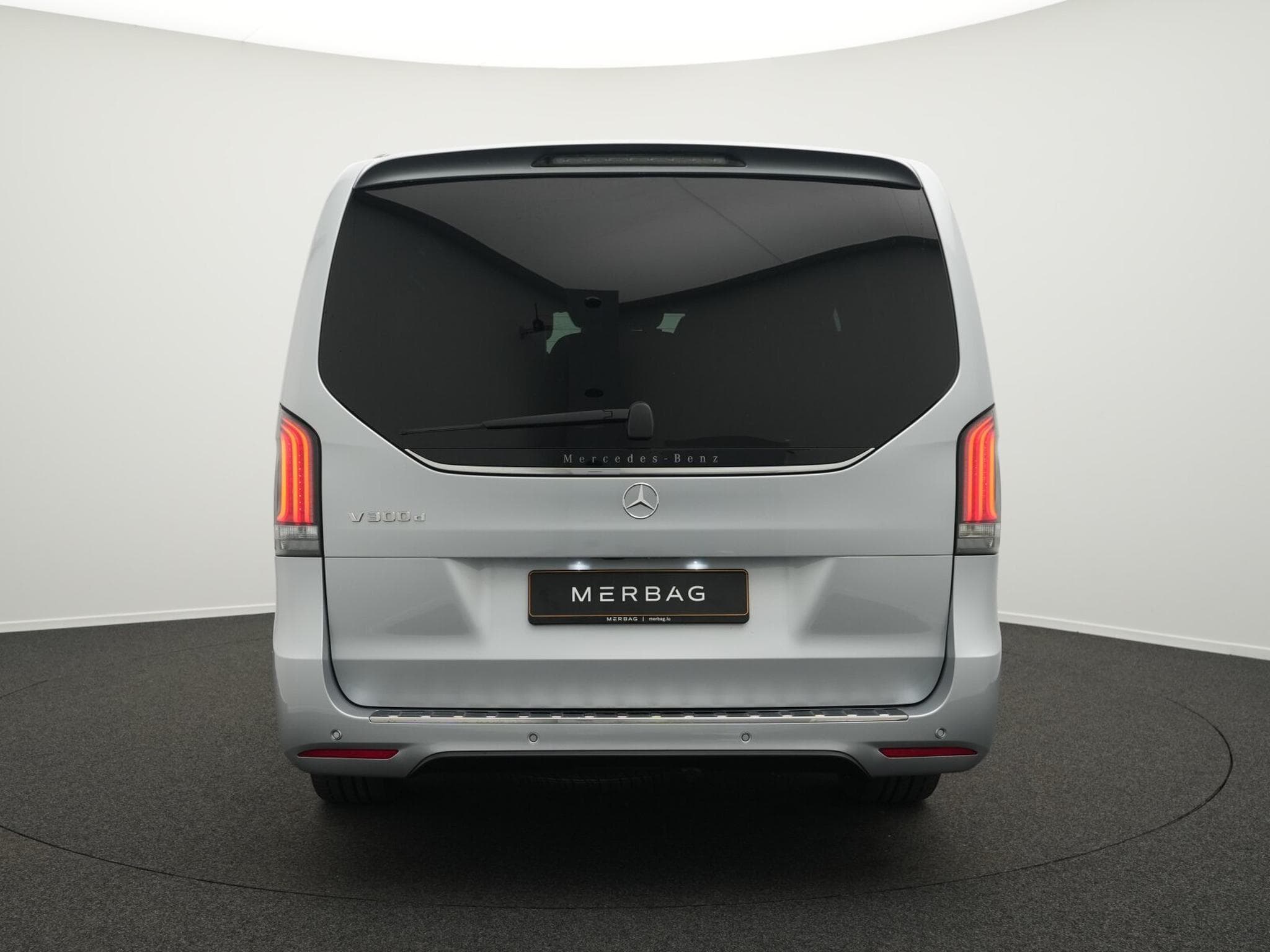 Mercedes V d RWD Avantgarde lang (2024) - Photo 4