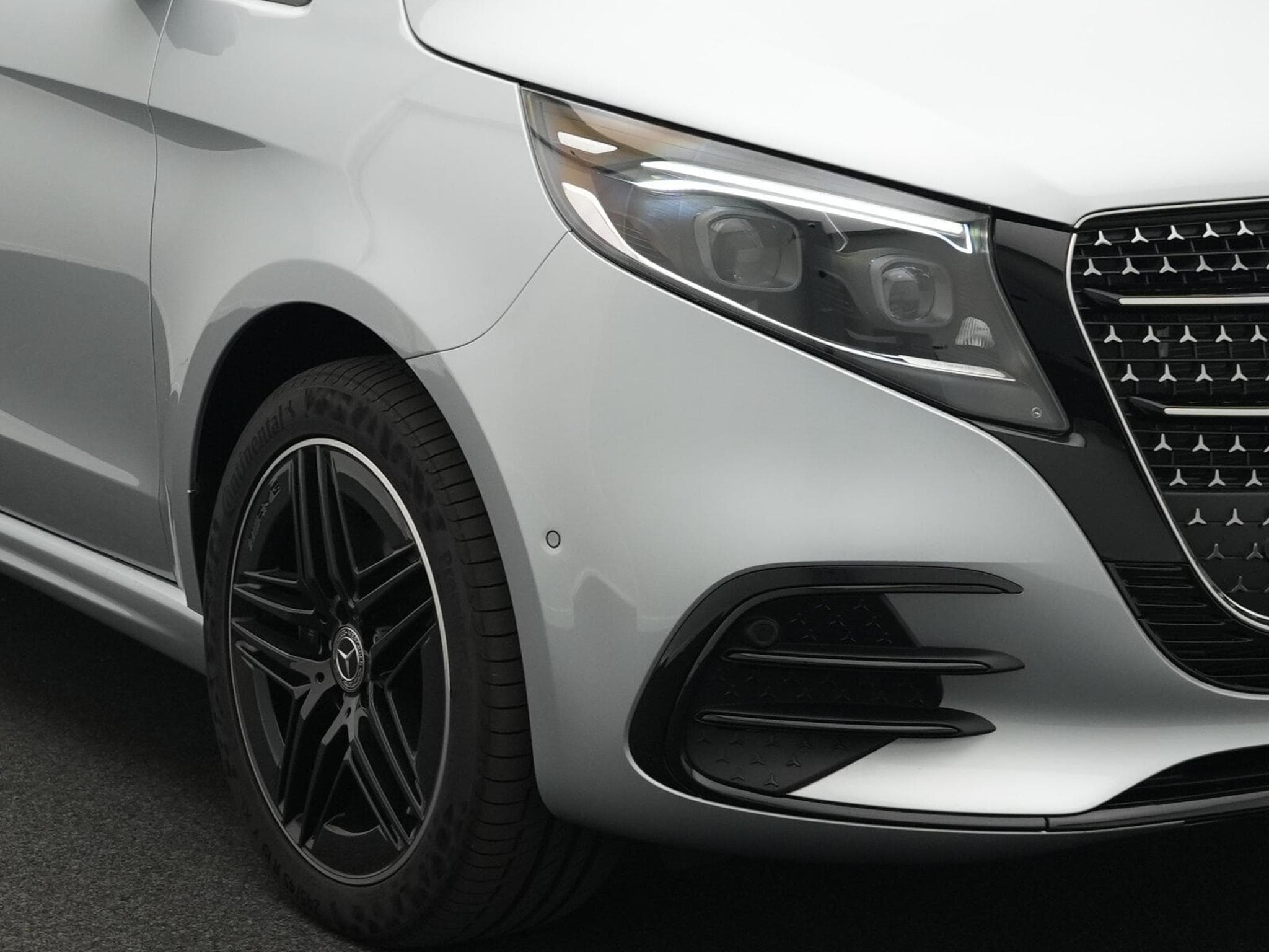 Mercedes V d RWD Avantgarde lang (2024) - Photo 7