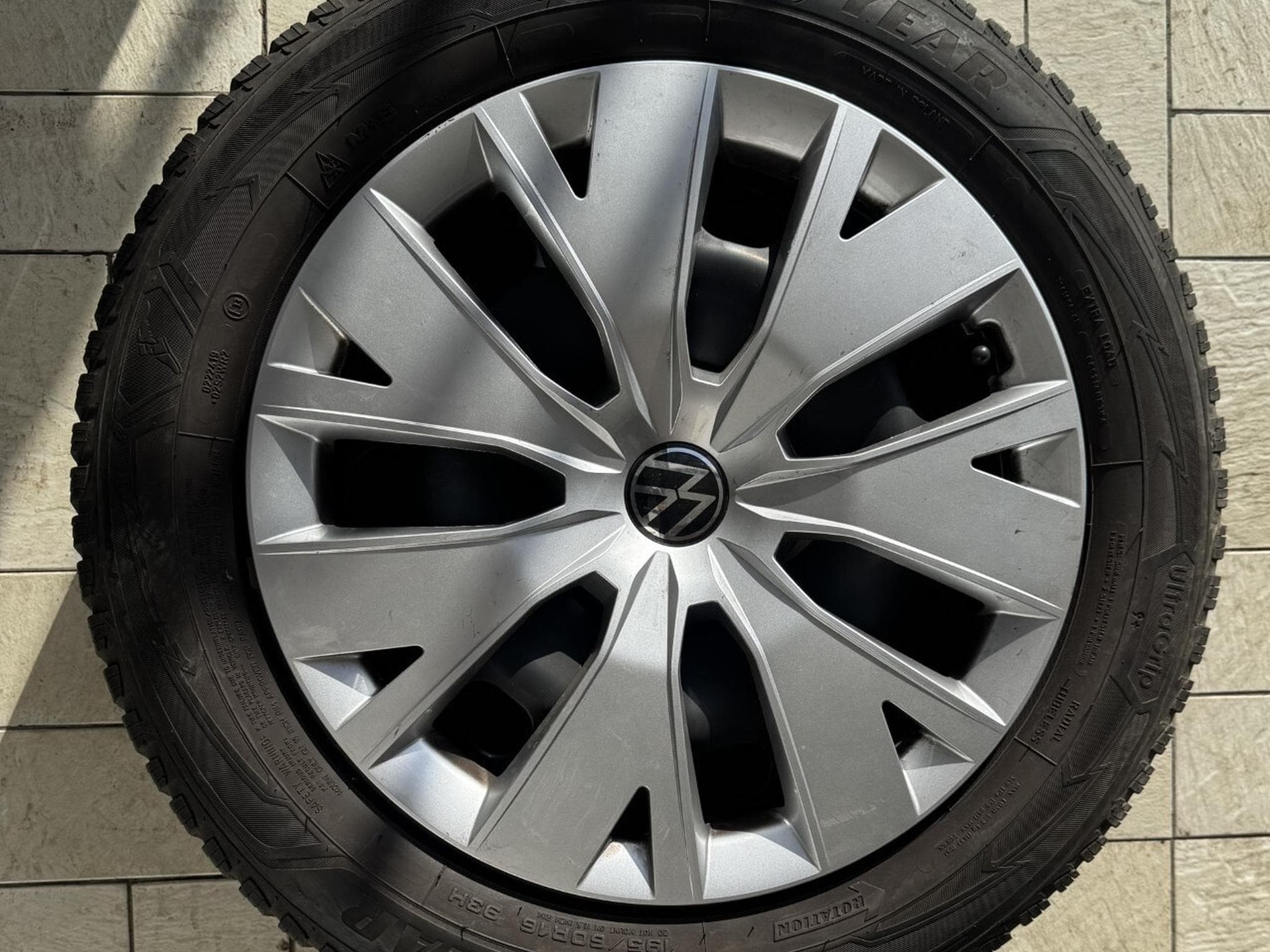 Jantes acier + Pneus – 16" - Photo 1